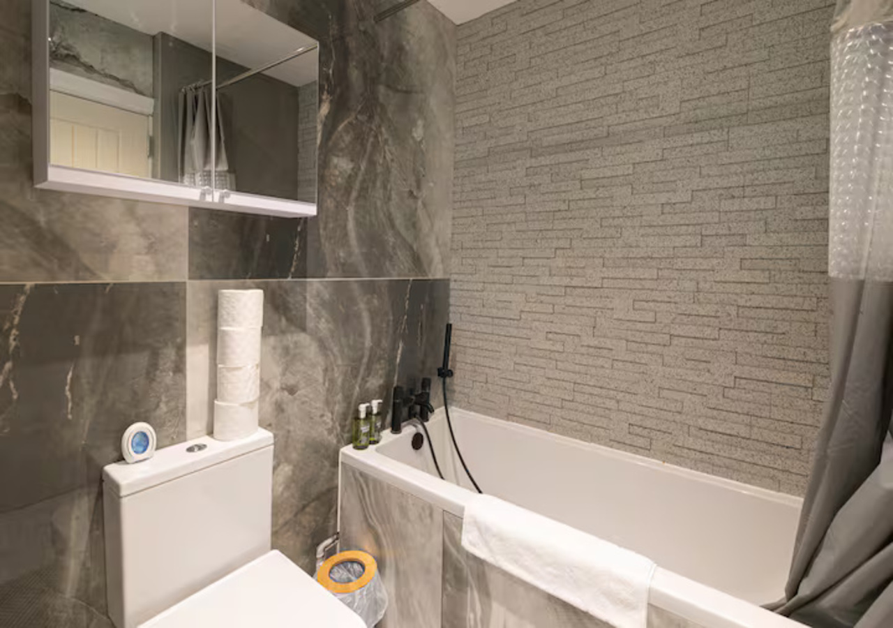 Stylish Central London Flat with Garden - Pass the Keys in 10 Erskine House, SW1V 3DR - Property image 5 - VivreStays