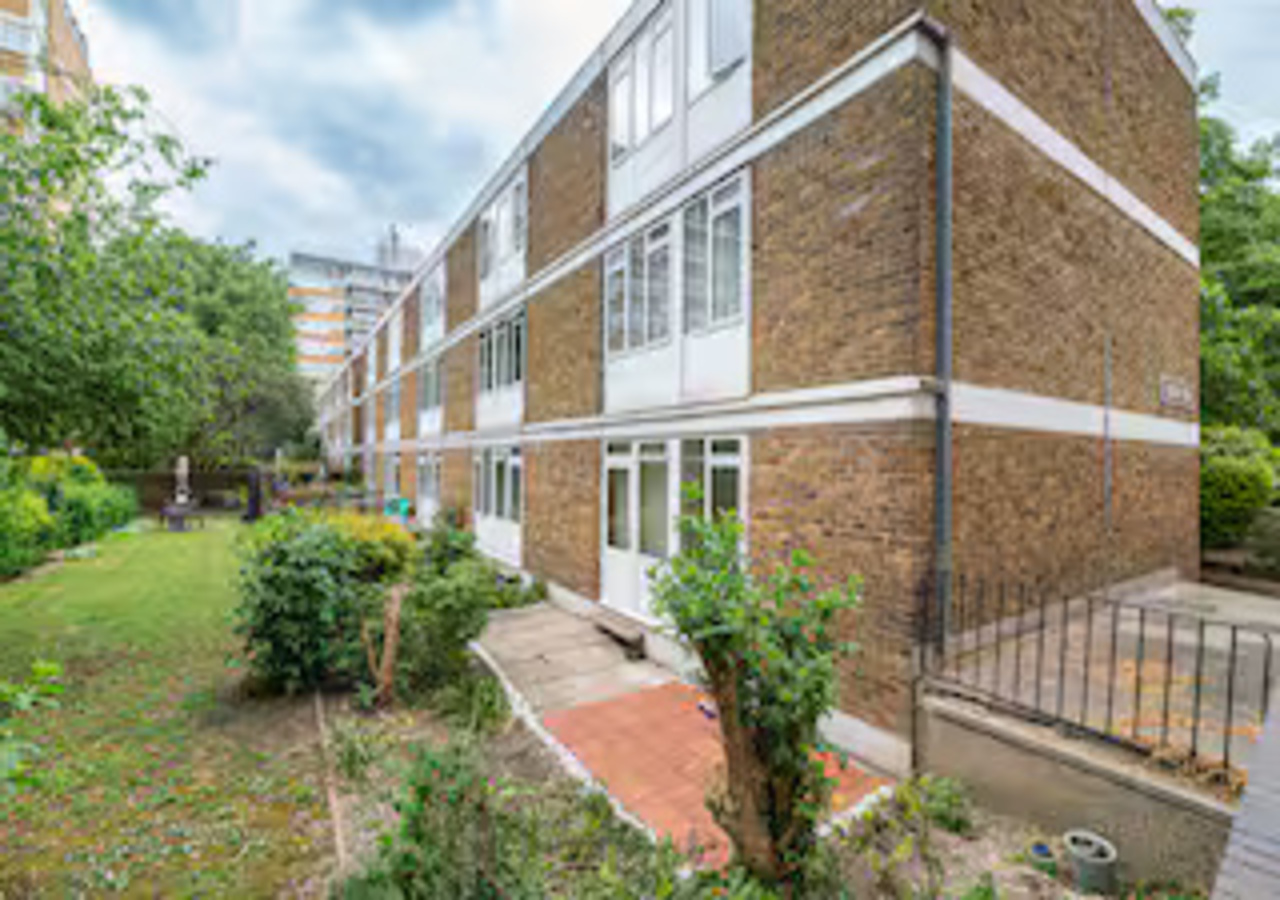 Stylish Central London Flat with Garden - Pass the Keys in 10 Erskine House, SW1V 3DR - Property image 8 - VivreStays