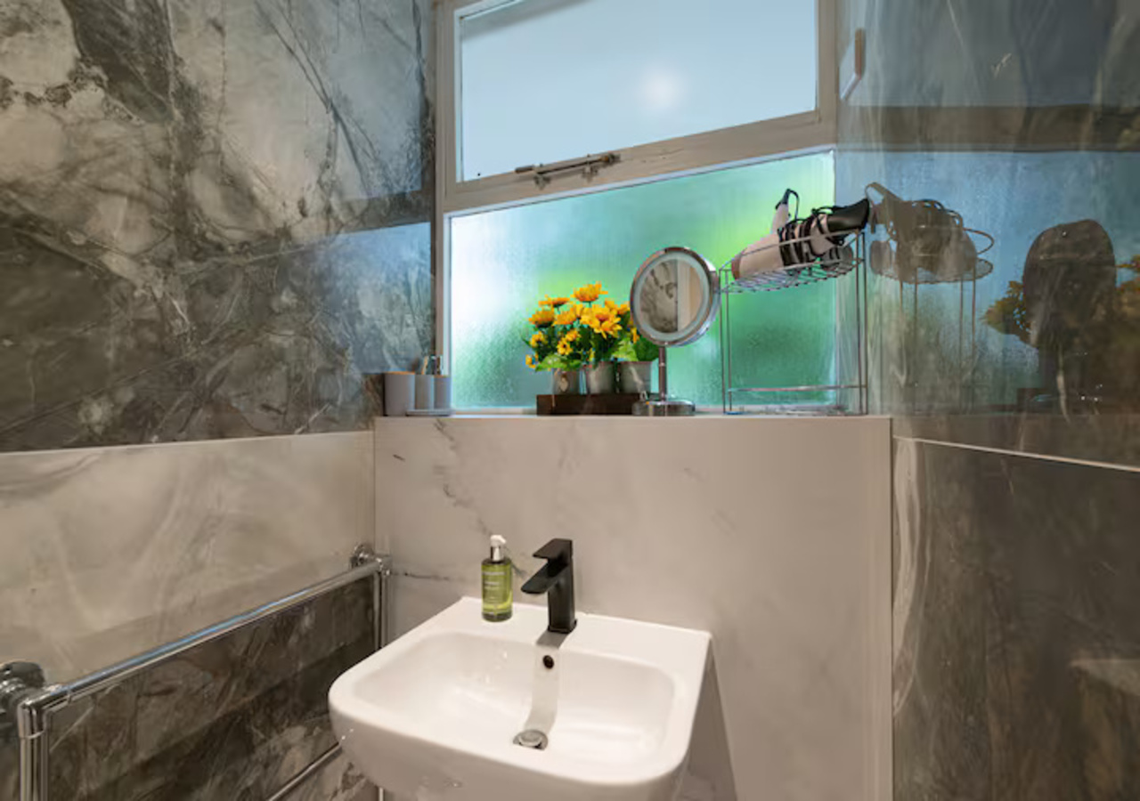 Stylish Central London Flat with Garden - Pass the Keys in 10 Erskine House, SW1V 3DR - Property image 17 - VivreStays