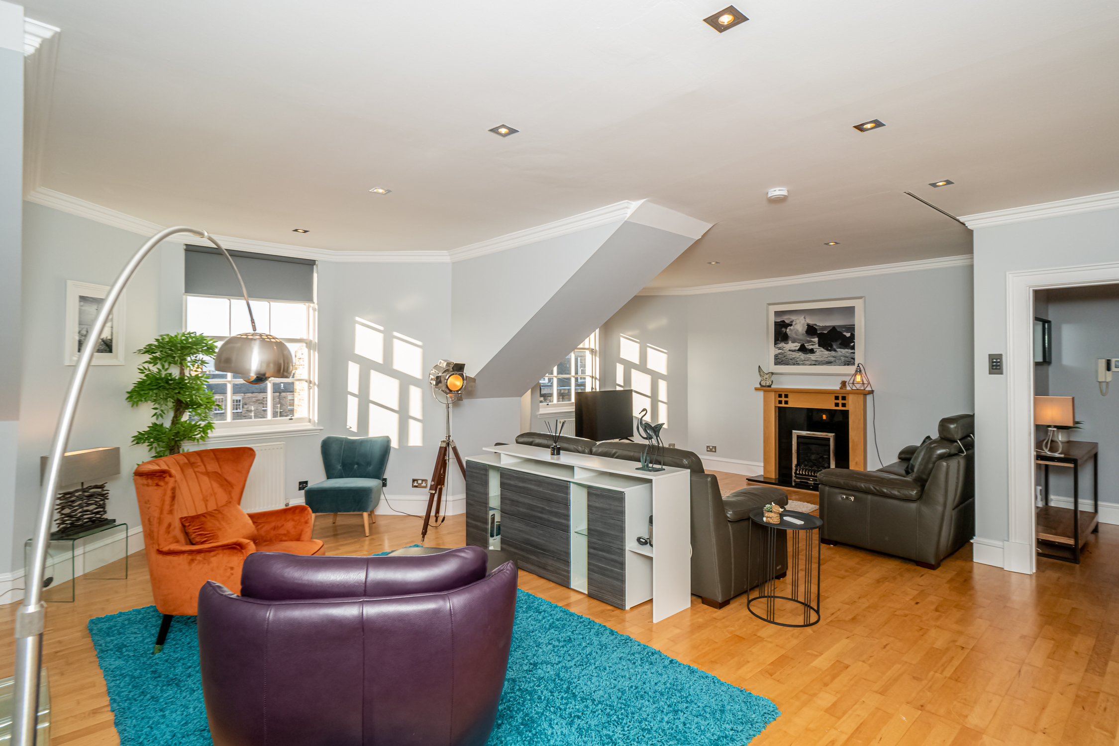 Stylish Hideaway in Central Edinburgh - Pass the Keys serviced apartment - UK - VivreStays