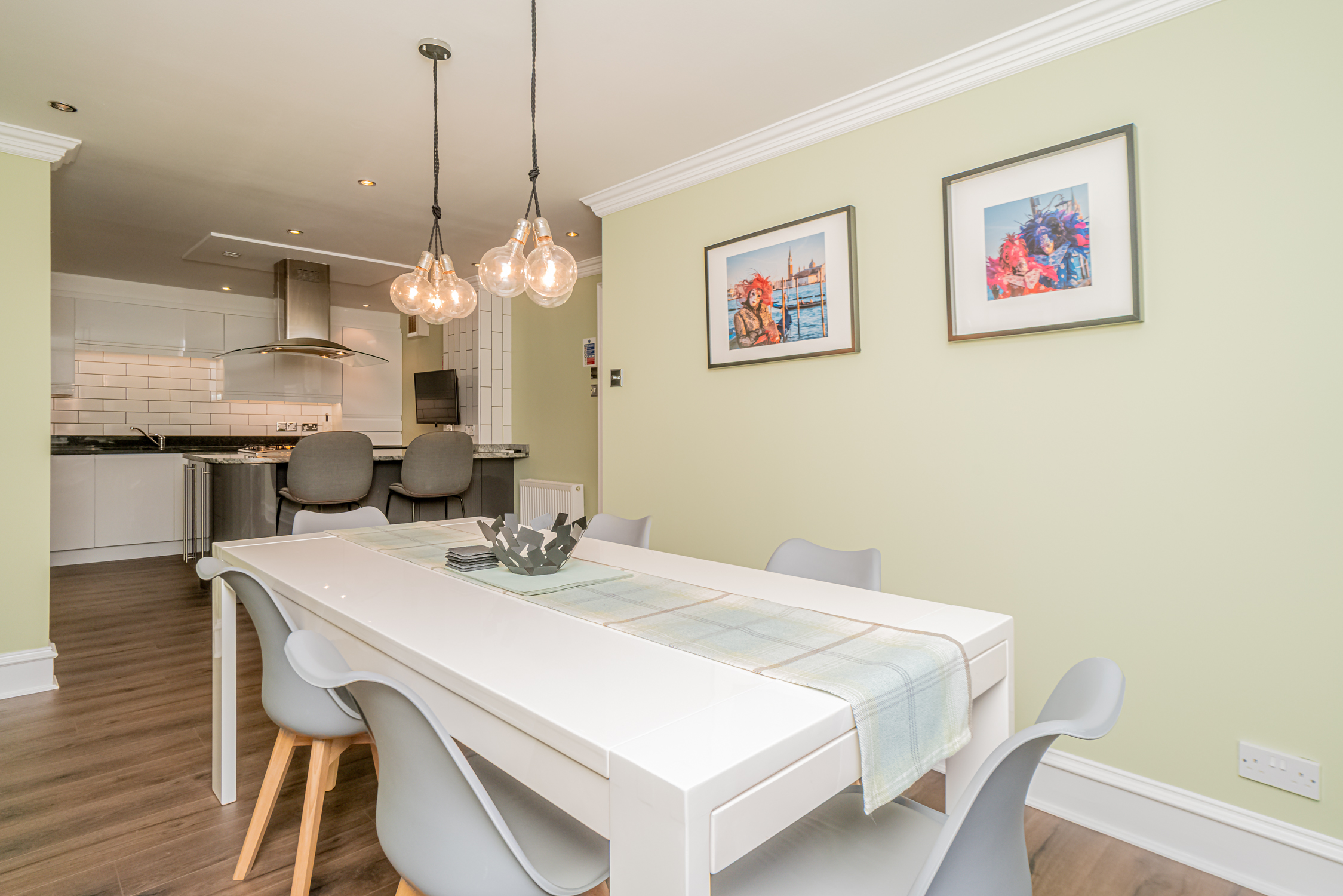 Stylish Hideaway in Central Edinburgh - Pass the Keys in 4/3 York Lane, EH1 3HY - Property image 3 - VivreStays