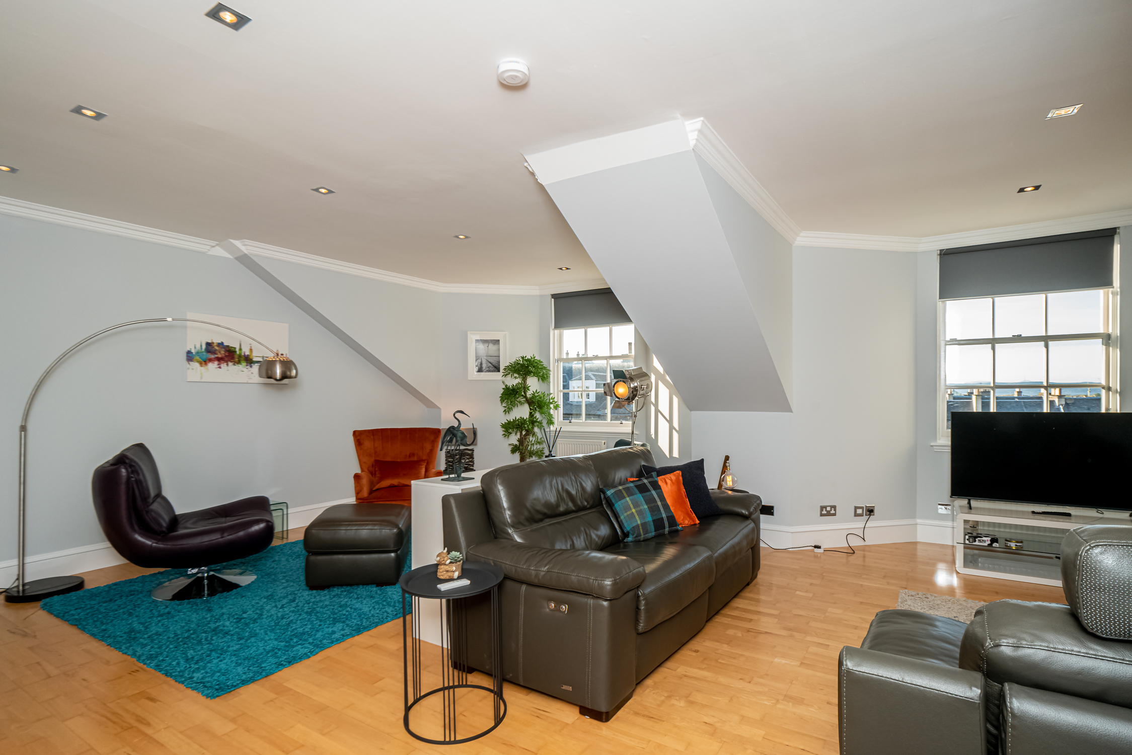 Stylish Hideaway in Central Edinburgh - Pass the Keys in 4/3 York Lane, EH1 3HY - Property image 11 - VivreStays