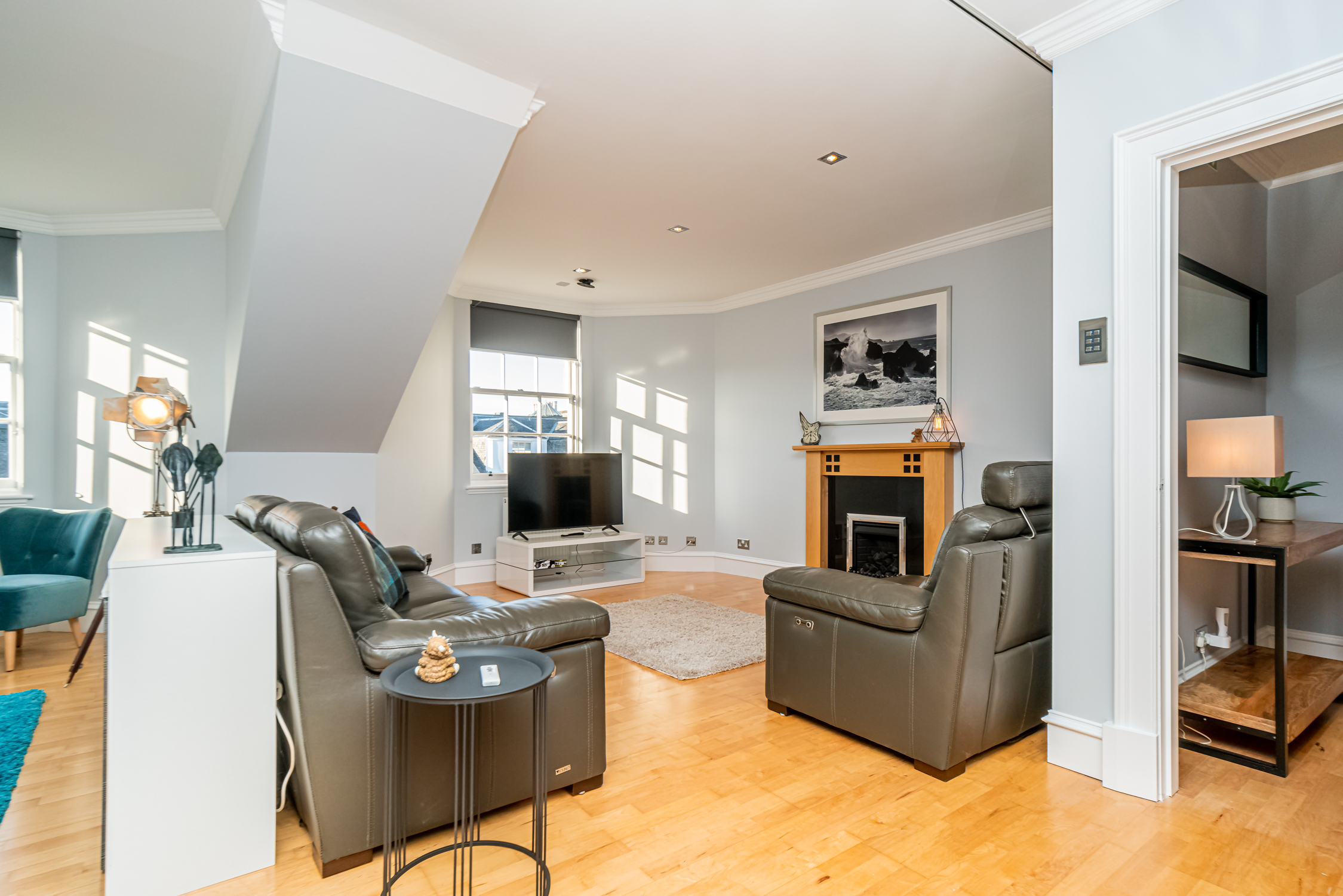 Stylish Hideaway in Central Edinburgh - Pass the Keys in 4/3 York Lane, EH1 3HY - Property image 13 - VivreStays