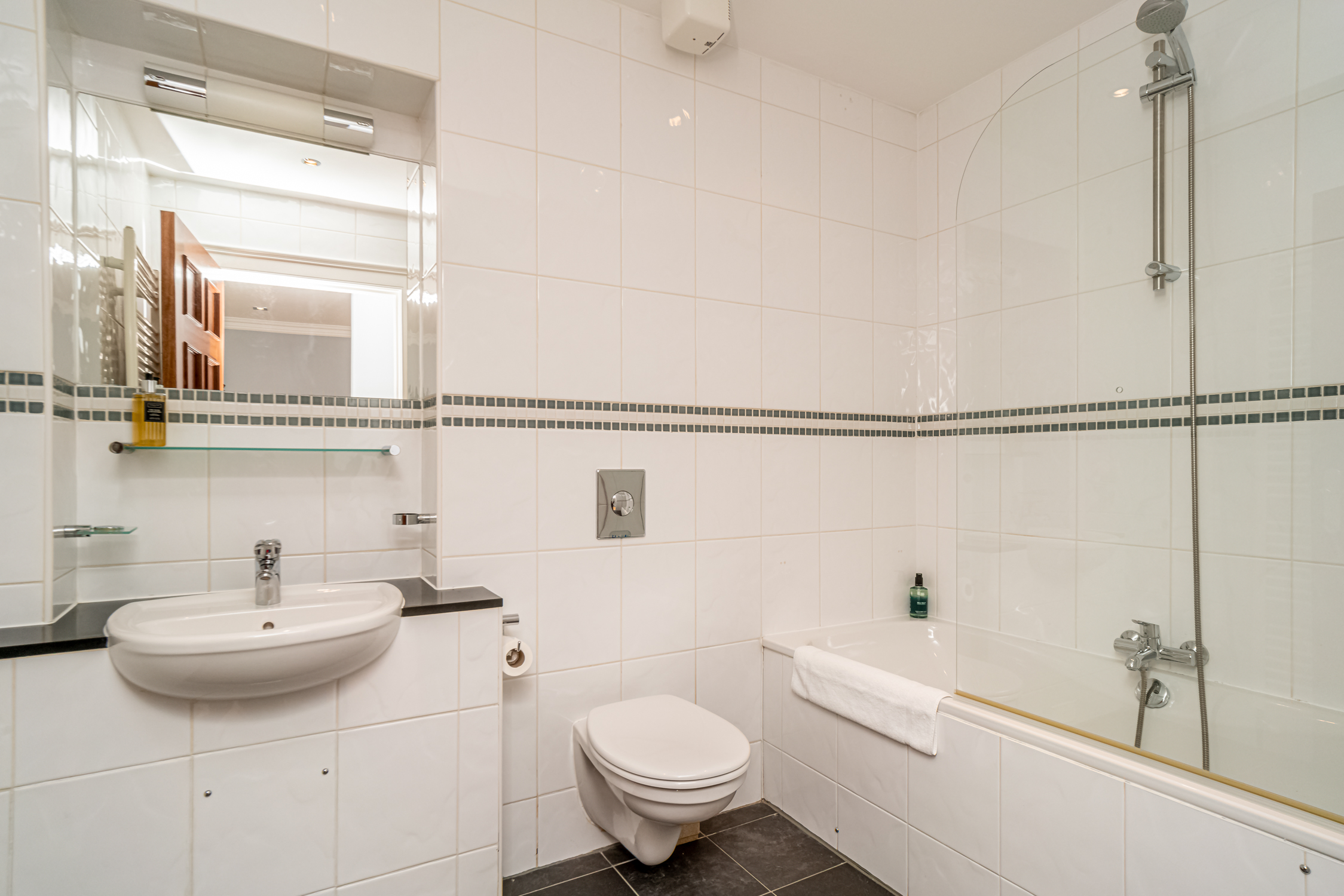 Stylish Hideaway in Central Edinburgh - Pass the Keys in 4/3 York Lane, EH1 3HY - Property image 20 - VivreStays