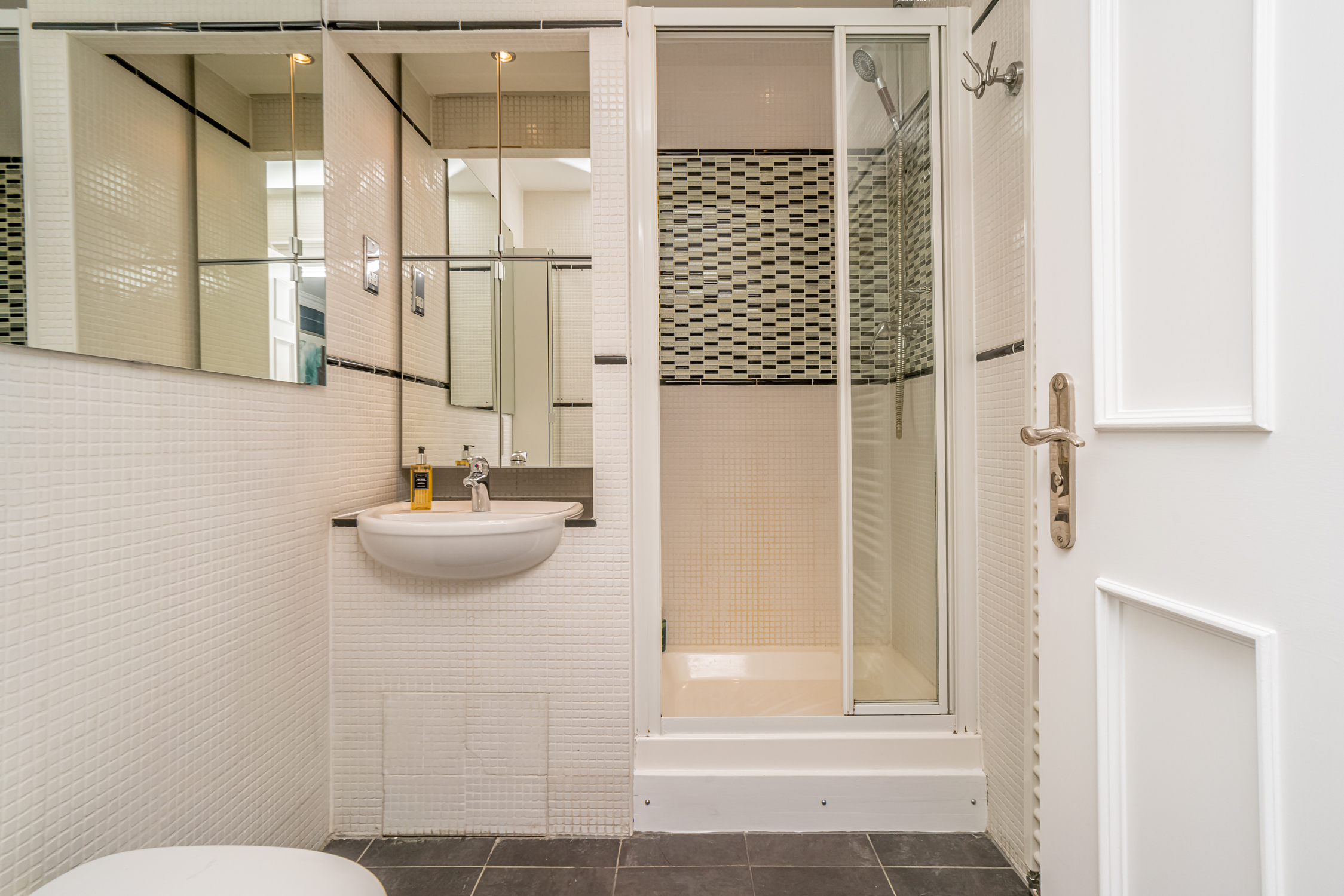 Stylish Hideaway in Central Edinburgh - Pass the Keys in 4/3 York Lane, EH1 3HY - Property image 28 - VivreStays