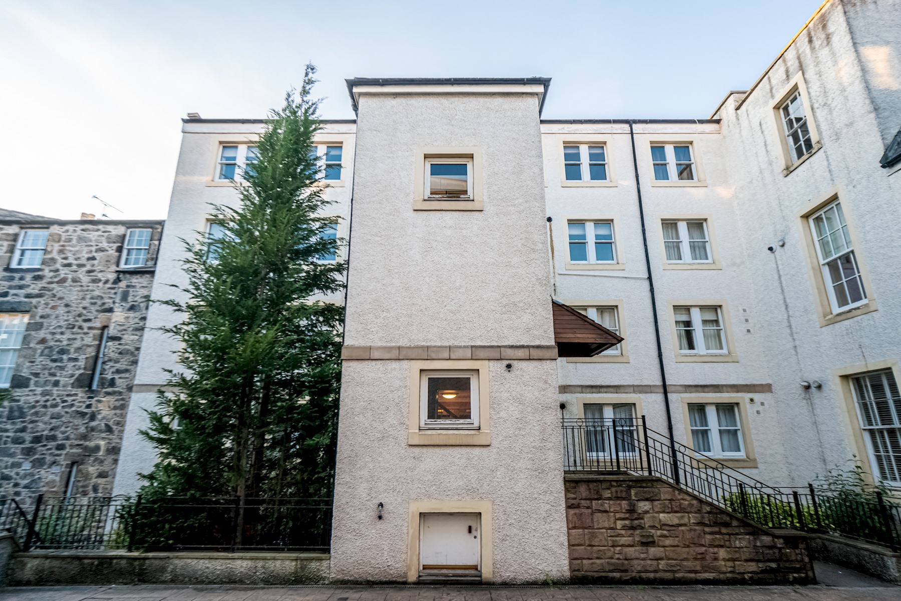 Stylish Hideaway in Central Edinburgh - Pass the Keys in 4/3 York Lane, EH1 3HY - Property image 49 - VivreStays