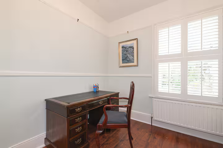View Spacious East London Home with a beautiful Garden - Pass the Keys in 140 South Birkbeck Road E11 4JH Spacious East London Home with a beautiful Garden - Pass the Keys in 140 South Birkbeck Road E11 4JH - Property image 7 - VivreStays
