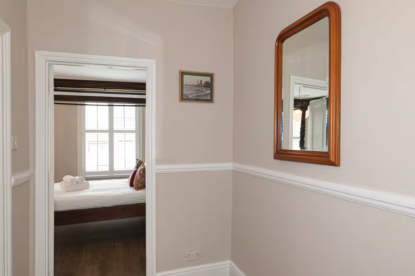 View Spacious East London Home with a beautiful Garden - Pass the Keys in 140 South Birkbeck Road E11 4JH Spacious East London Home with a beautiful Garden - Pass the Keys in 140 South Birkbeck Road E11 4JH - Property image 27 - VivreStays