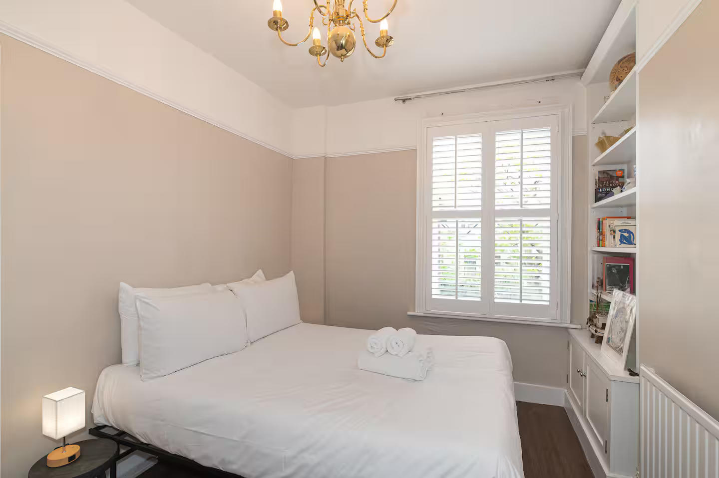 View Spacious East London Home with a beautiful Garden - Pass the Keys in 140 South Birkbeck Road E11 4JH Spacious East London Home with a beautiful Garden - Pass the Keys in 140 South Birkbeck Road E11 4JH - Property image 29 - VivreStays