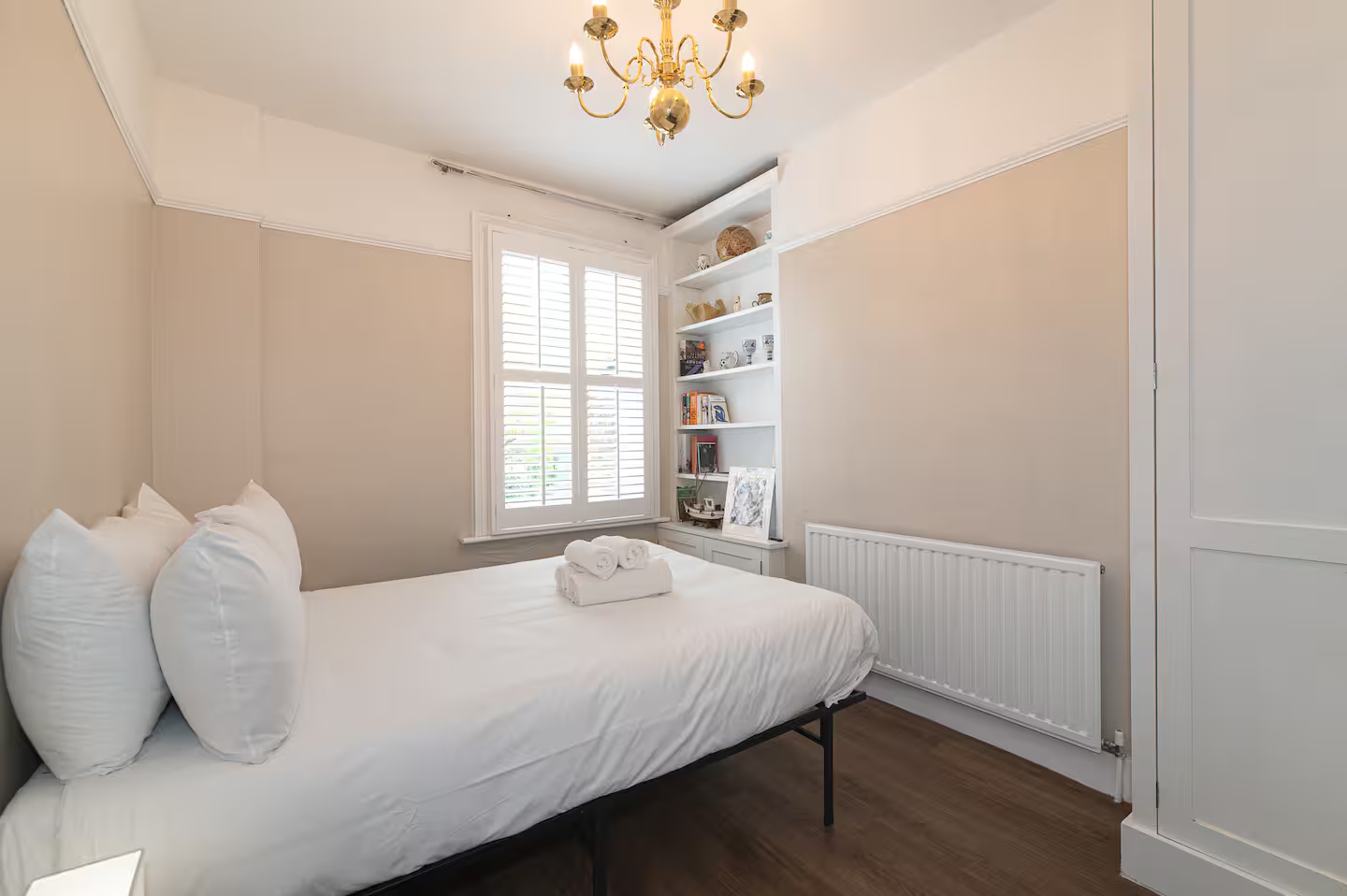 View Spacious East London Home with a beautiful Garden - Pass the Keys in 140 South Birkbeck Road E11 4JH Spacious East London Home with a beautiful Garden - Pass the Keys in 140 South Birkbeck Road E11 4JH - Property image 30 - VivreStays