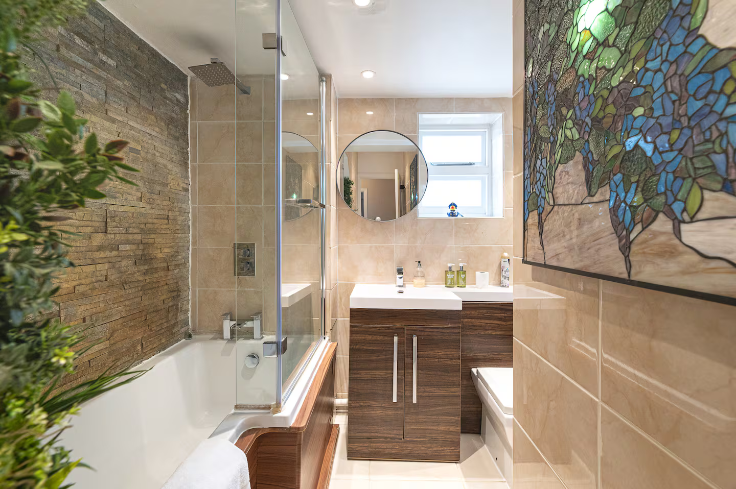 View Spacious East London Home with a beautiful Garden - Pass the Keys in 140 South Birkbeck Road E11 4JH Spacious East London Home with a beautiful Garden - Pass the Keys in 140 South Birkbeck Road E11 4JH - Property image 34 - VivreStays