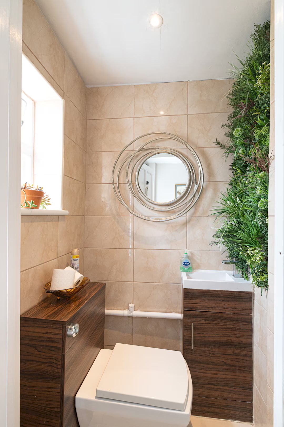 View Spacious East London Home with a beautiful Garden - Pass the Keys in 140 South Birkbeck Road E11 4JH Spacious East London Home with a beautiful Garden - Pass the Keys in 140 South Birkbeck Road E11 4JH - Property image 35 - VivreStays