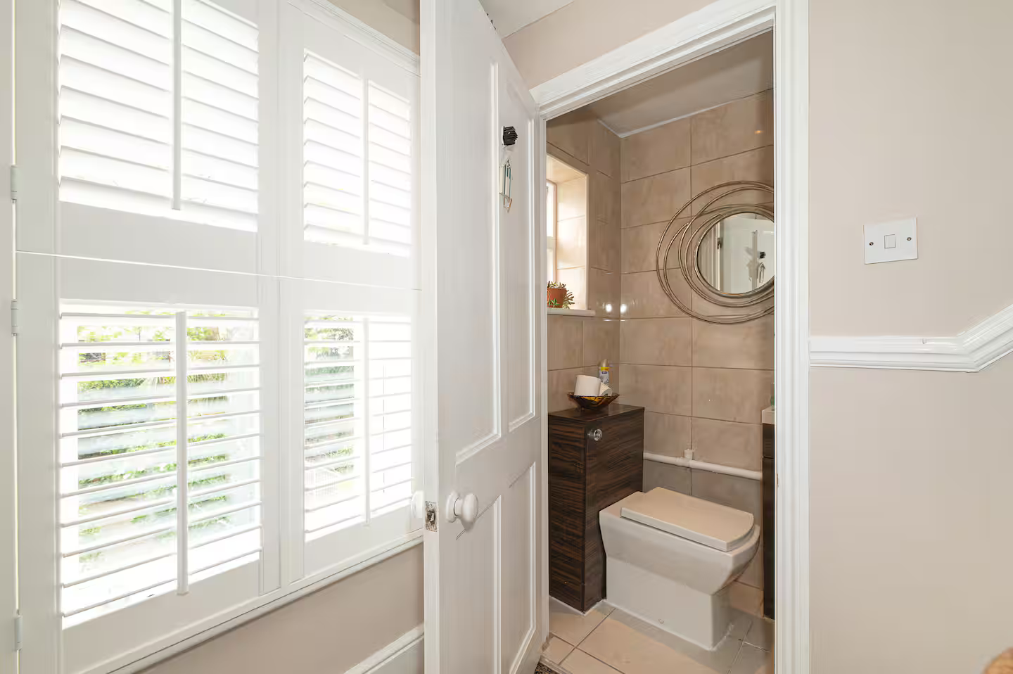 View Spacious East London Home with a beautiful Garden - Pass the Keys in 140 South Birkbeck Road E11 4JH Spacious East London Home with a beautiful Garden - Pass the Keys in 140 South Birkbeck Road E11 4JH - Property image 36 - VivreStays