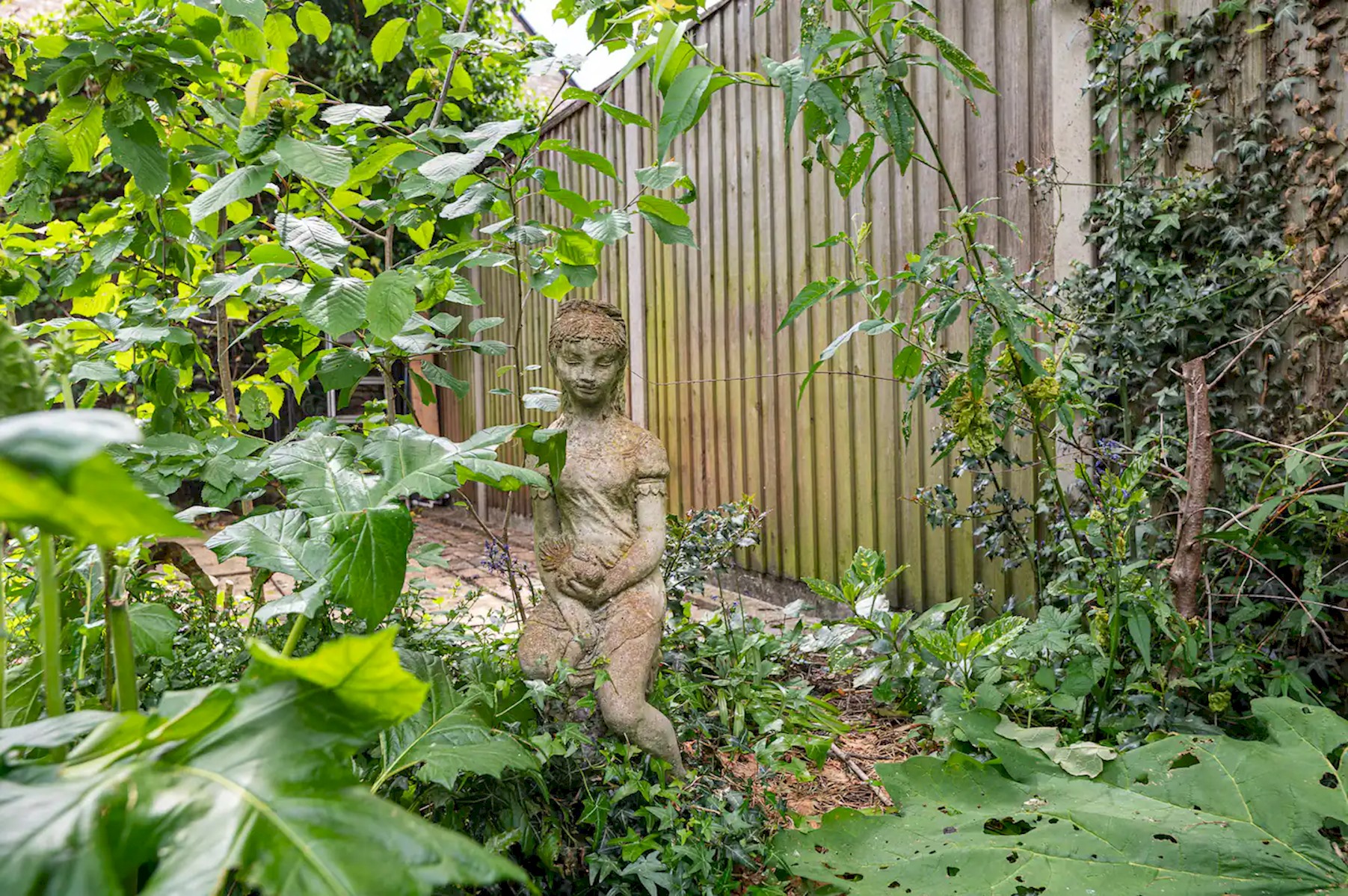 View Spacious East London Home with a beautiful Garden - Pass the Keys in 140 South Birkbeck Road E11 4JH Spacious East London Home with a beautiful Garden - Pass the Keys in 140 South Birkbeck Road E11 4JH - Property image 39 - VivreStays