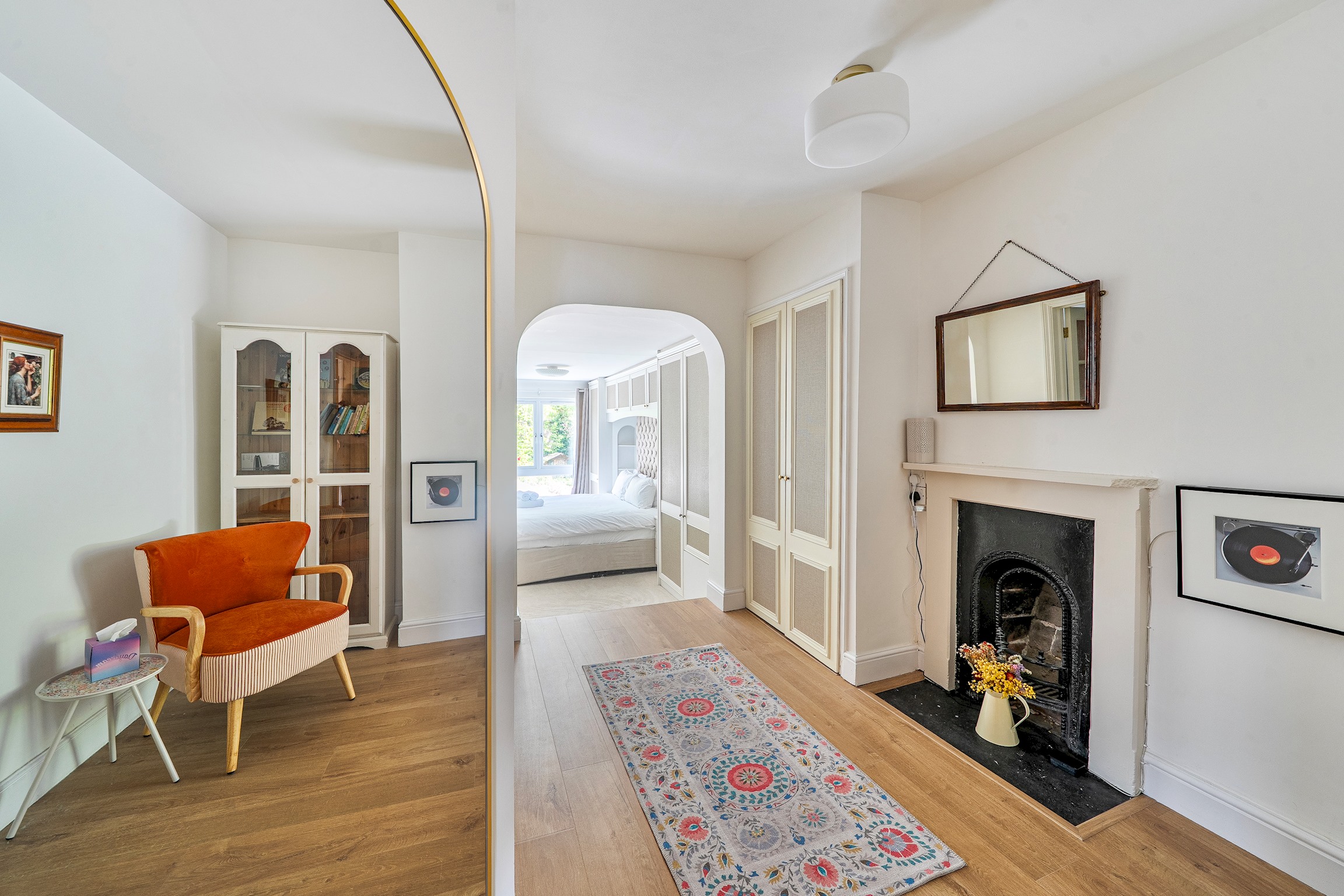 View Beautiful Family Home w/ Parking in Central Oxford -Pass the Keys in 7 Princes Street, OX4 1DD Beautiful Family Home w/ Parking in Central Oxford -Pass the Keys in 7 Princes Street, OX4 1DD - Property image 3 - VivreStays