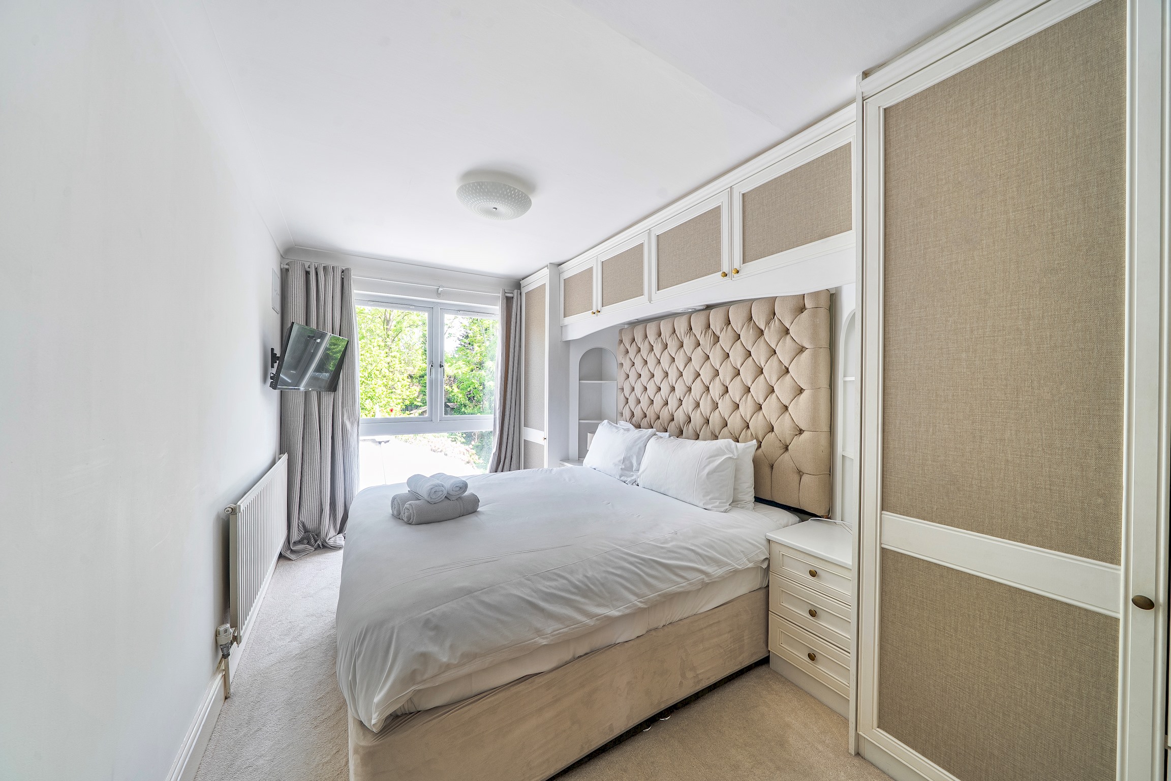 View Beautiful Family Home w/ Parking in Central Oxford -Pass the Keys in 7 Princes Street, OX4 1DD Beautiful Family Home w/ Parking in Central Oxford -Pass the Keys in 7 Princes Street, OX4 1DD - Property image 9 - VivreStays