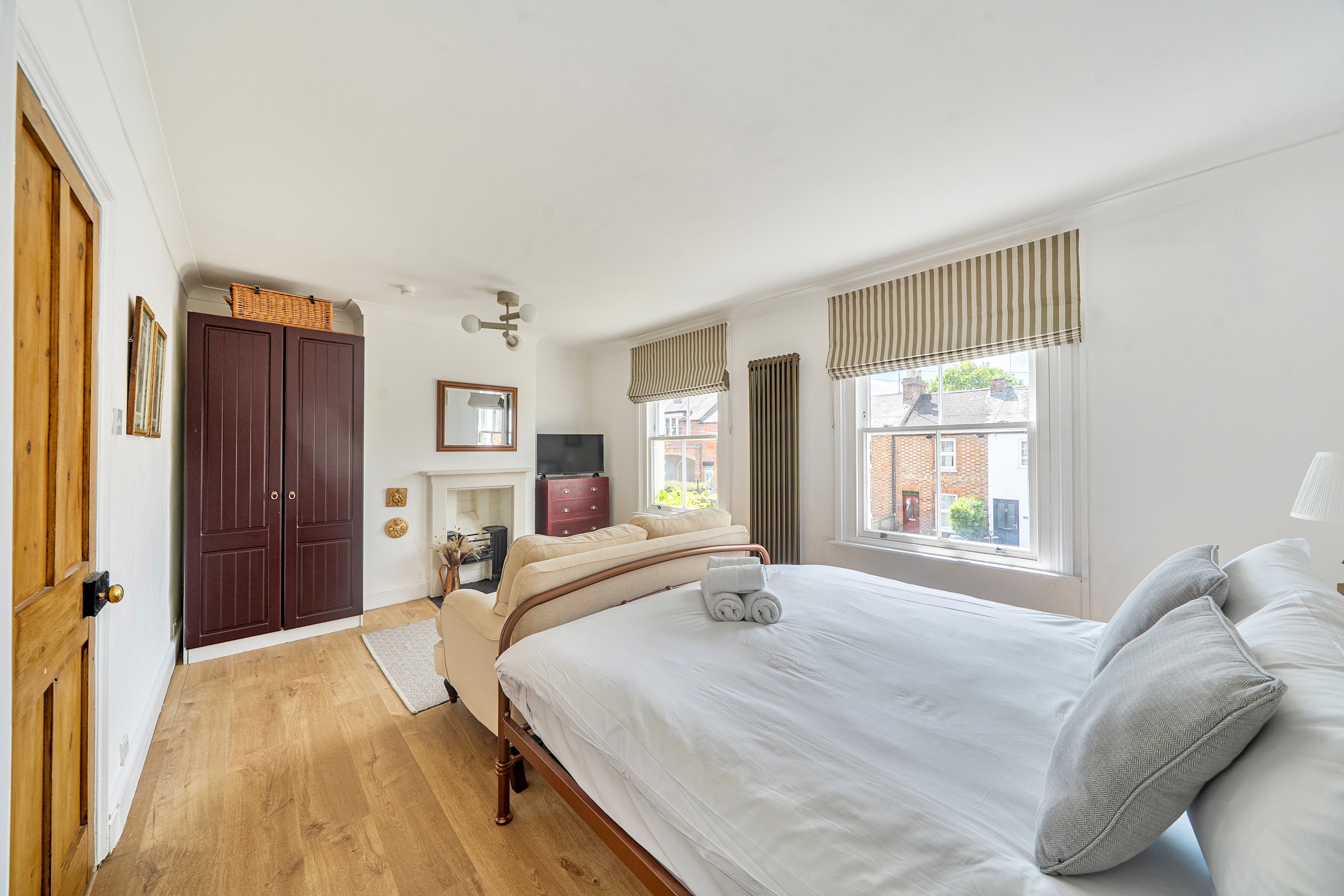 View Beautiful Family Home w/ Parking in Central Oxford -Pass the Keys in 7 Princes Street, OX4 1DD Beautiful Family Home w/ Parking in Central Oxford -Pass the Keys in 7 Princes Street, OX4 1DD - Property image 13 - VivreStays