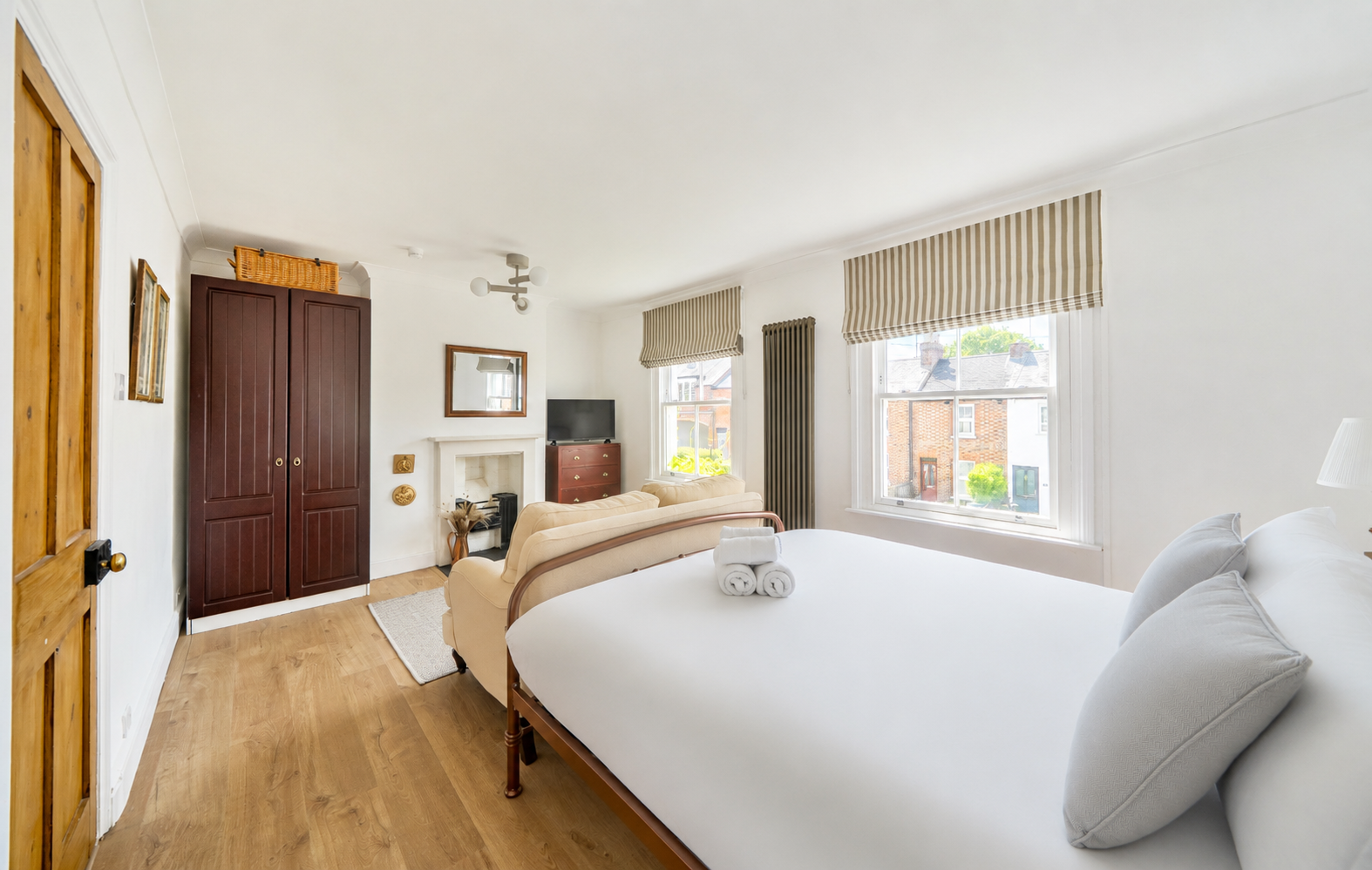 View Beautiful Family Home w/ Parking in Central Oxford -Pass the Keys in 7 Princes Street, OX4 1DD Beautiful Family Home w/ Parking in Central Oxford -Pass the Keys in 7 Princes Street, OX4 1DD - Property image 24 - VivreStays