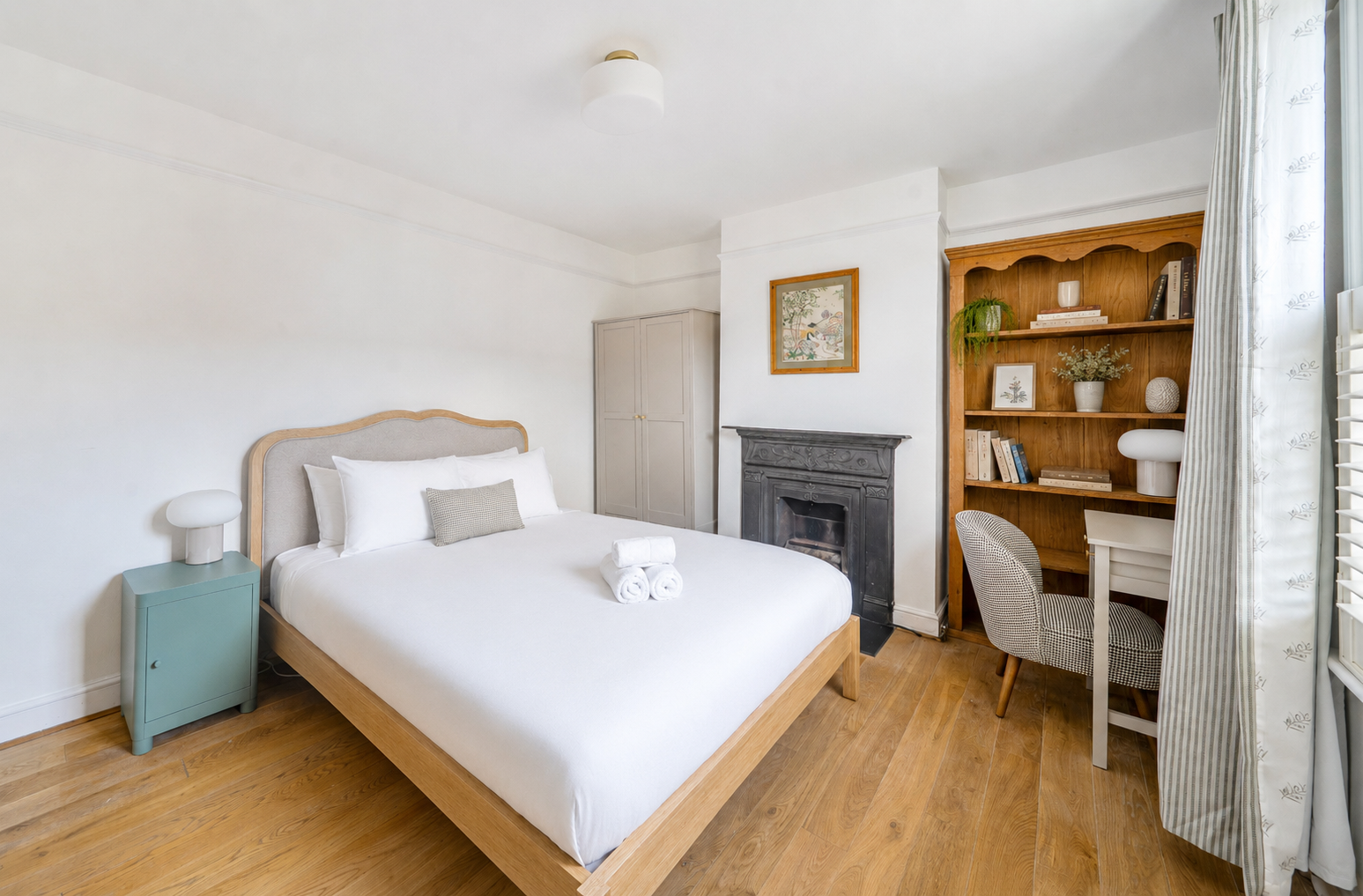 View Beautiful Family Home w/ Parking in Central Oxford -Pass the Keys in 7 Princes Street, OX4 1DD Beautiful Family Home w/ Parking in Central Oxford -Pass the Keys in 7 Princes Street, OX4 1DD - Property image 25 - VivreStays