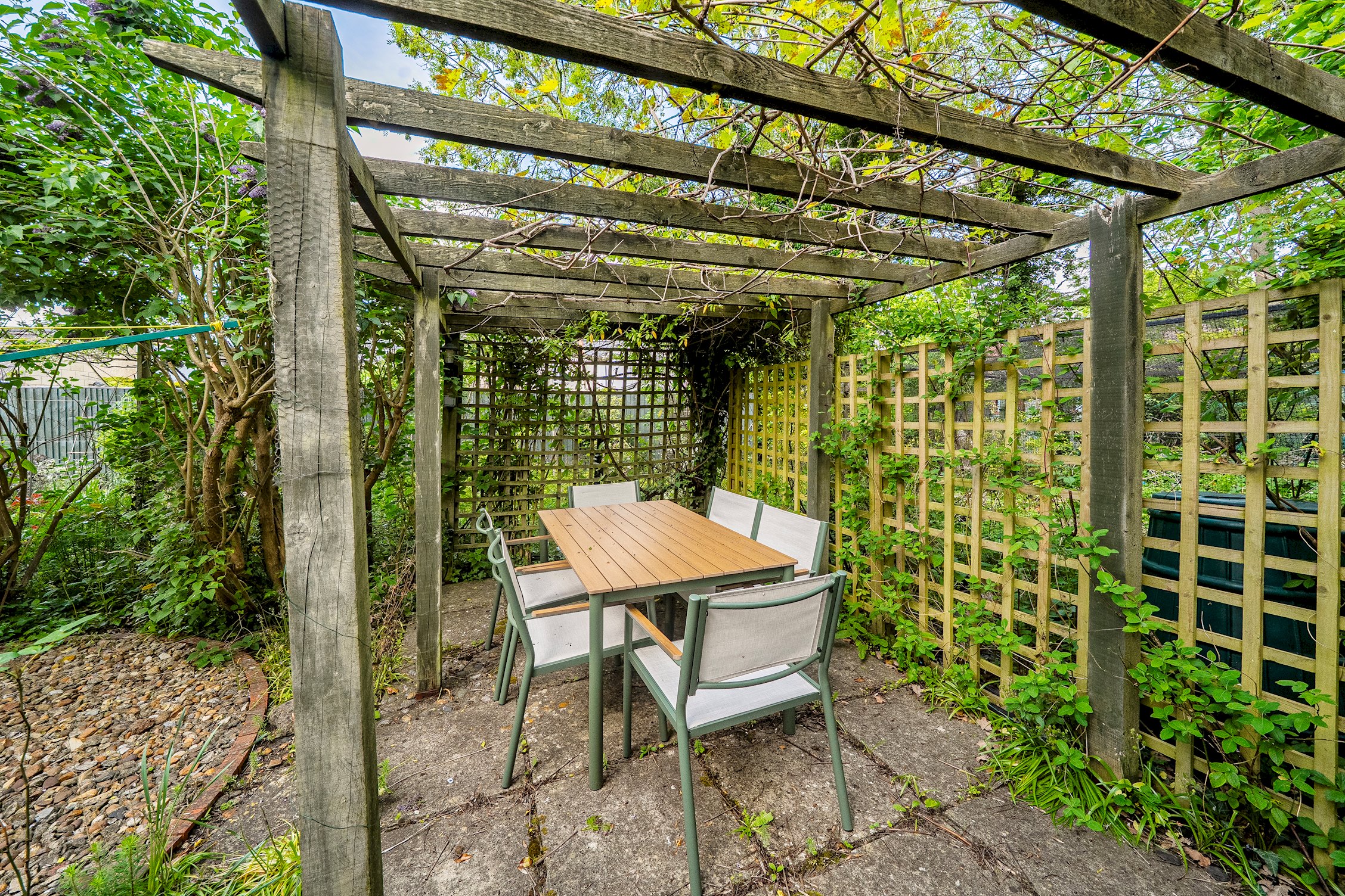 View Beautiful Family Home w/ Parking in Central Oxford -Pass the Keys in 7 Princes Street, OX4 1DD Beautiful Family Home w/ Parking in Central Oxford -Pass the Keys in 7 Princes Street, OX4 1DD - Property image 31 - VivreStays