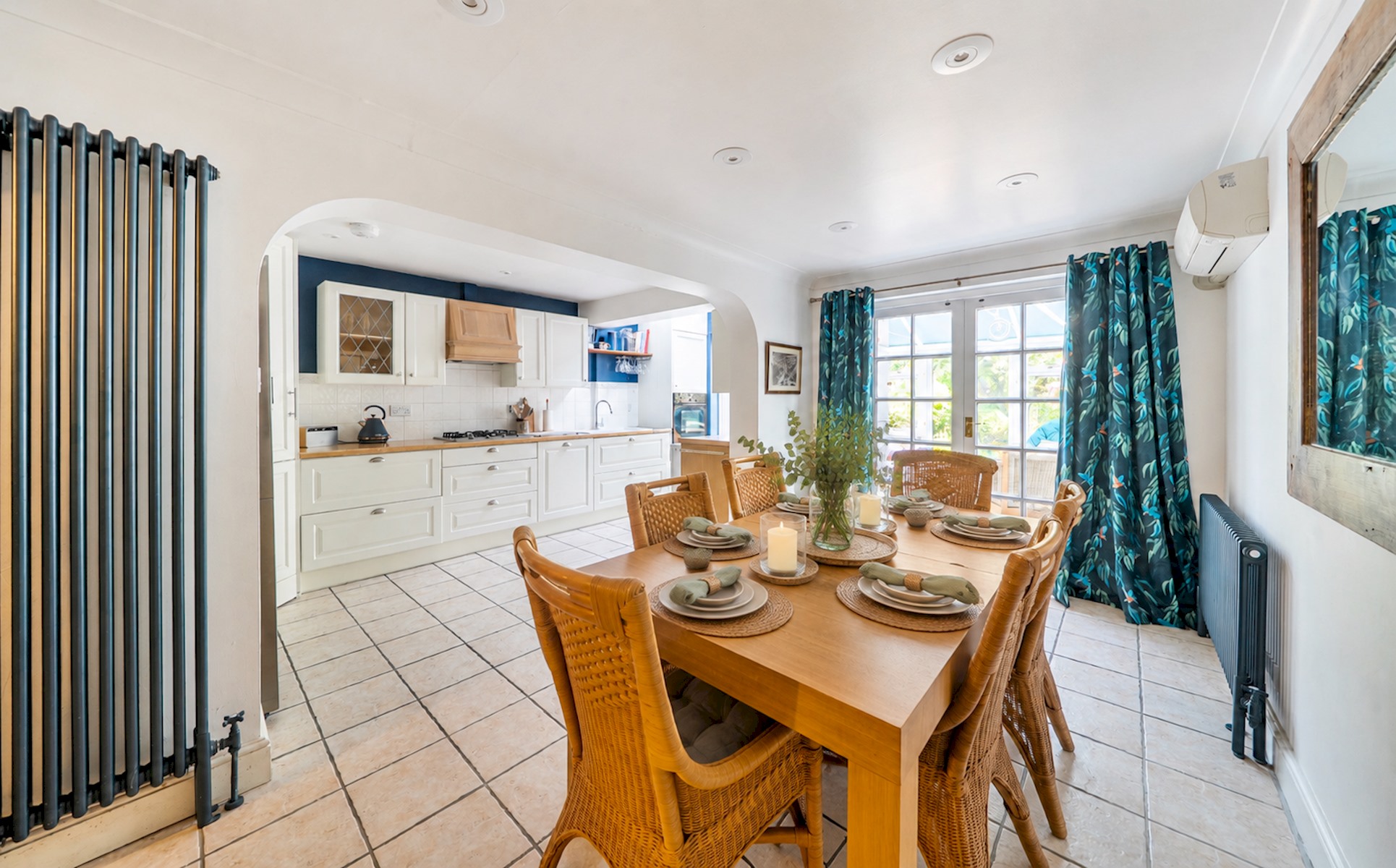 View Beautiful Family Home w/ Parking in Central Oxford -Pass the Keys in 7 Princes Street, OX4 1DD Beautiful Family Home w/ Parking in Central Oxford -Pass the Keys in 7 Princes Street, OX4 1DD - Property image 35 - VivreStays