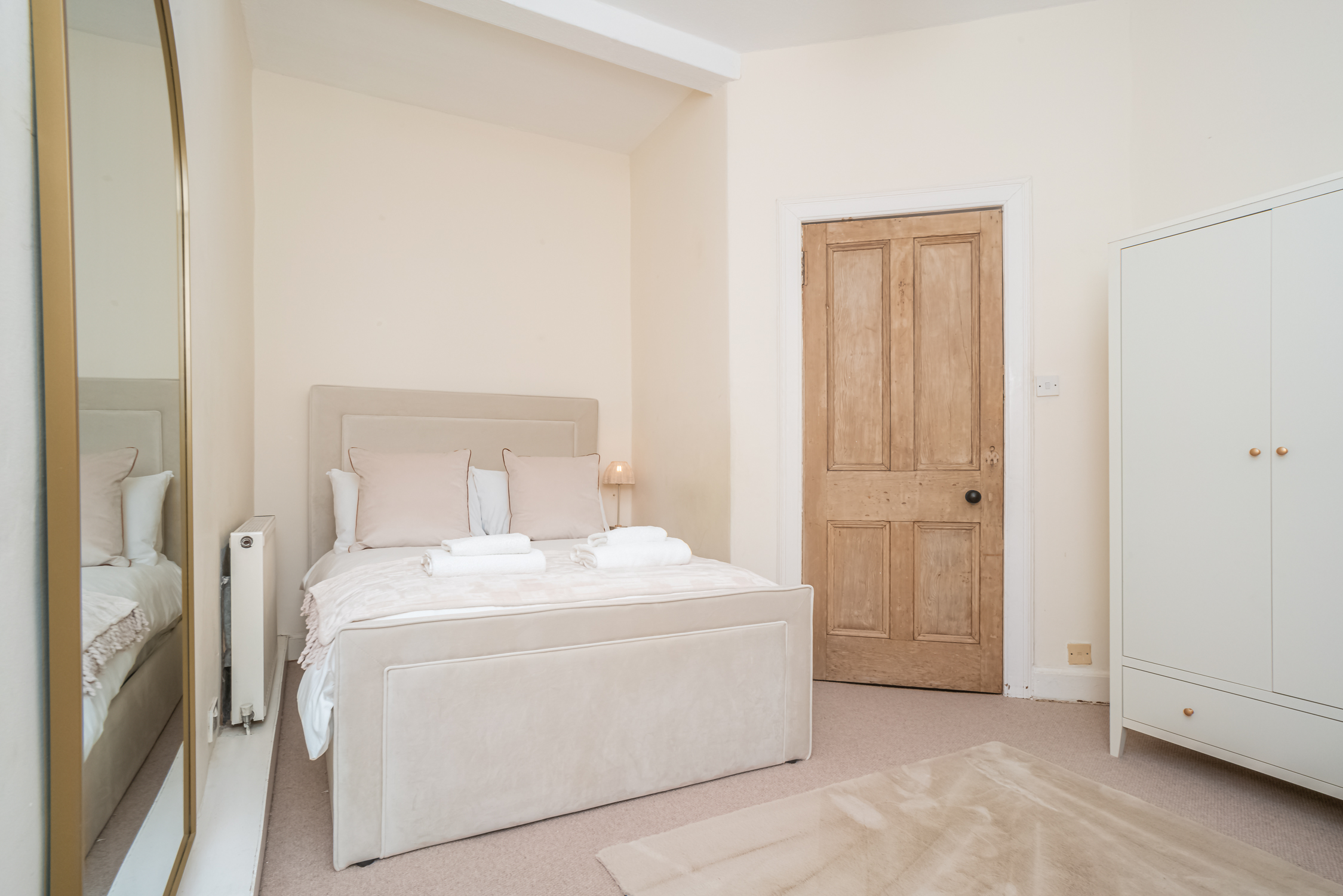 Cosy 2 Bed in Central Edinburgh - Pass the Keys in 31 (1F2) Gardner's Crescent EH3 8DF - Property image 4 - VivreStays