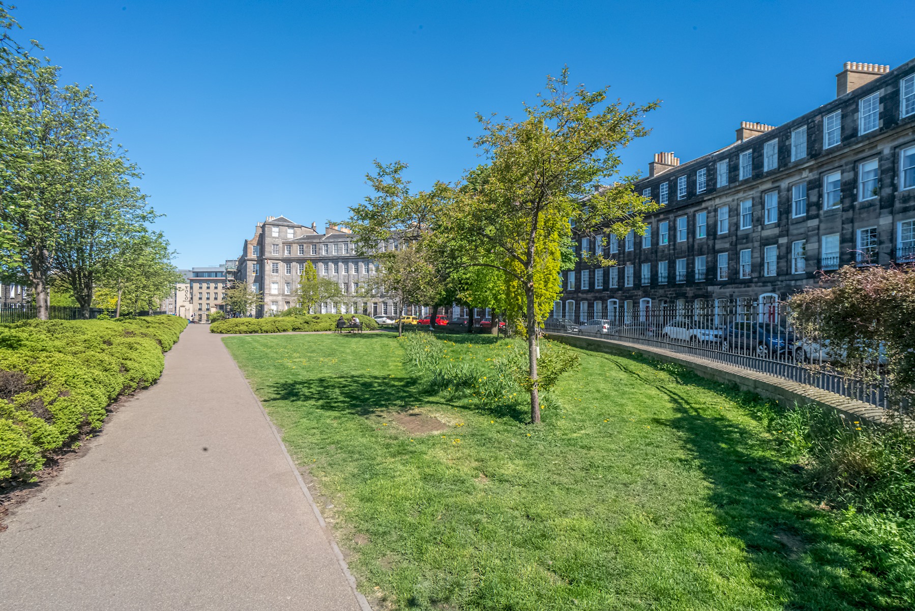 Cosy 2 Bed in Central Edinburgh - Pass the Keys in 31 (1F2) Gardner's Crescent EH3 8DF - Property image 5 - VivreStays