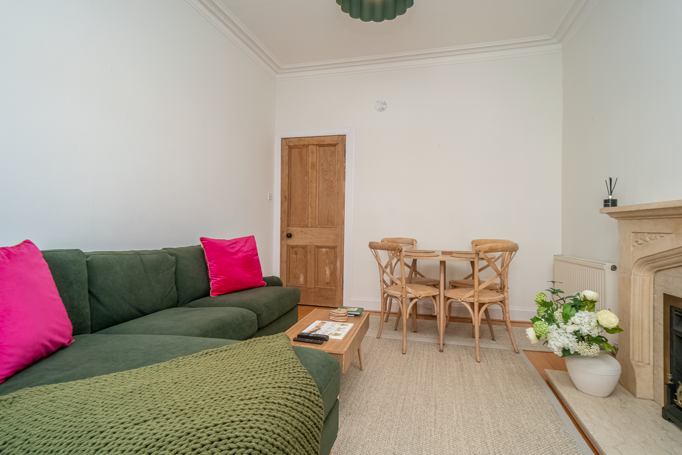 Cosy 2 Bed in Central Edinburgh - Pass the Keys in 31 (1F2) Gardner's Crescent EH3 8DF - Property image 8 - VivreStays