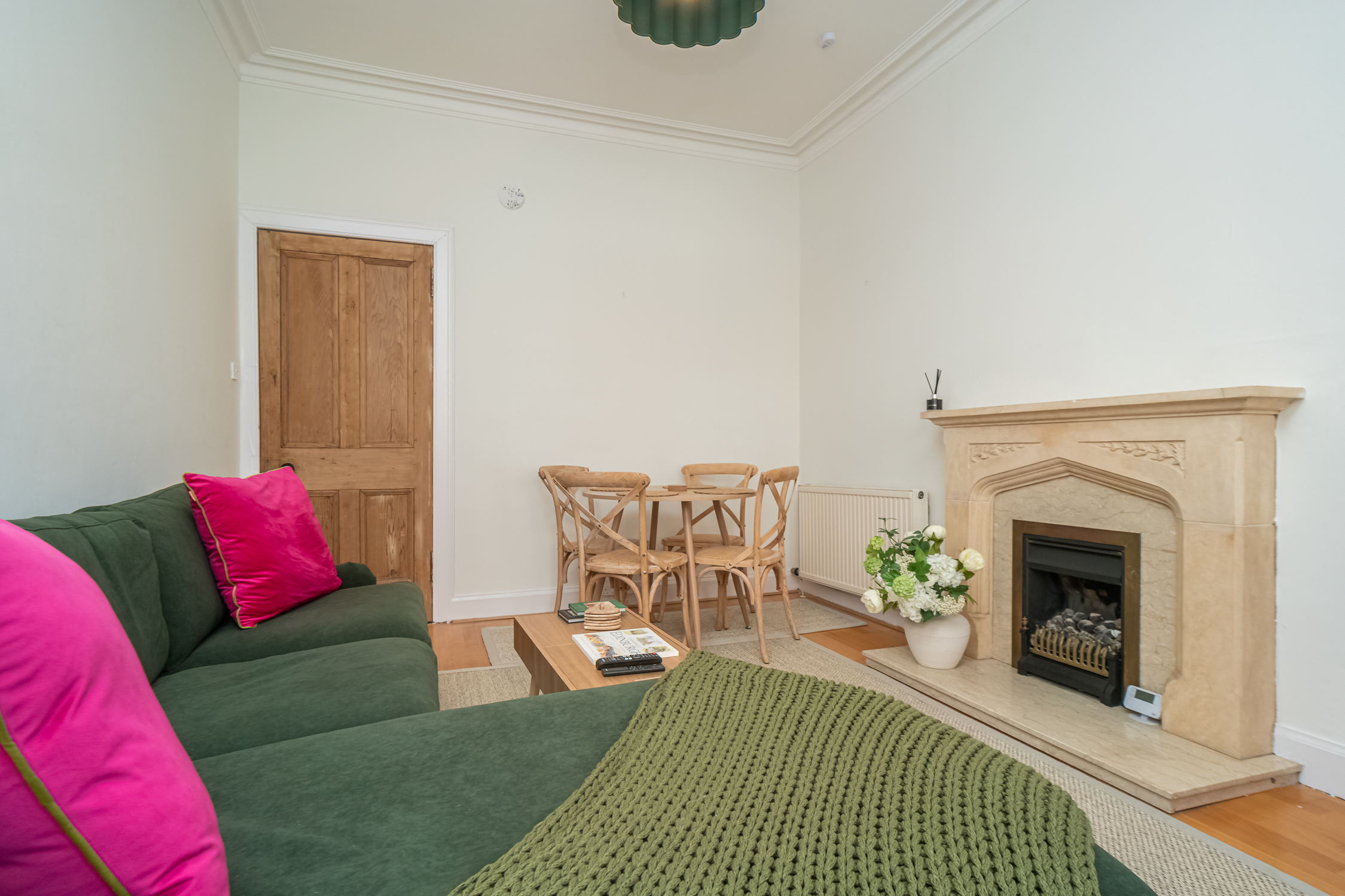 Cosy 2 Bed in Central Edinburgh - Pass the Keys in 31 (1F2) Gardner's Crescent EH3 8DF - Property image 9 - VivreStays