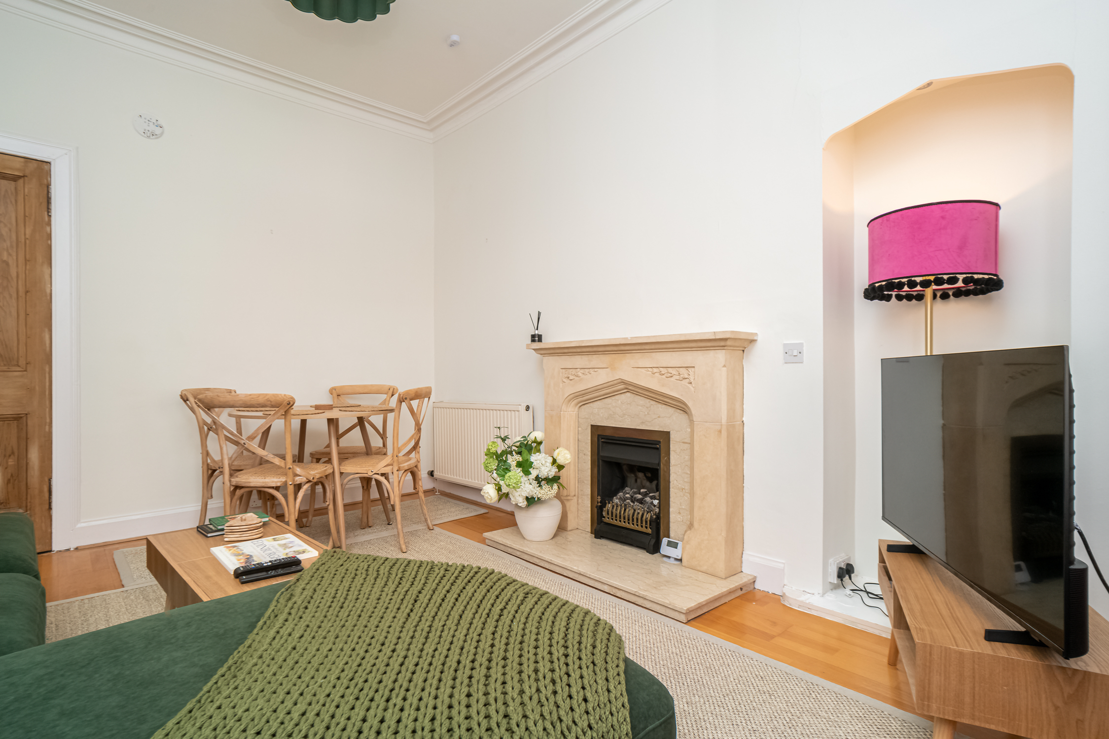 Cosy 2 Bed in Central Edinburgh - Pass the Keys in 31 (1F2) Gardner's Crescent EH3 8DF - Property image 13 - VivreStays