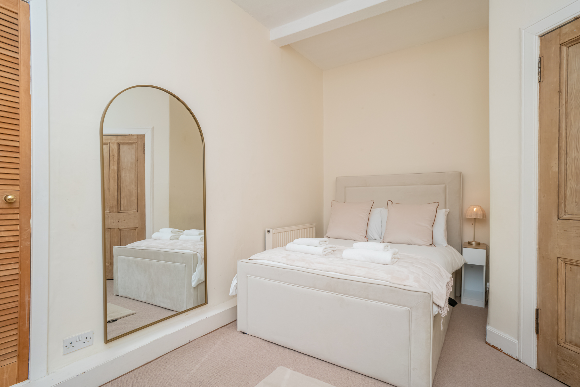 Cosy 2 Bed in Central Edinburgh - Pass the Keys in 31 (1F2) Gardner's Crescent EH3 8DF - Property image 14 - VivreStays