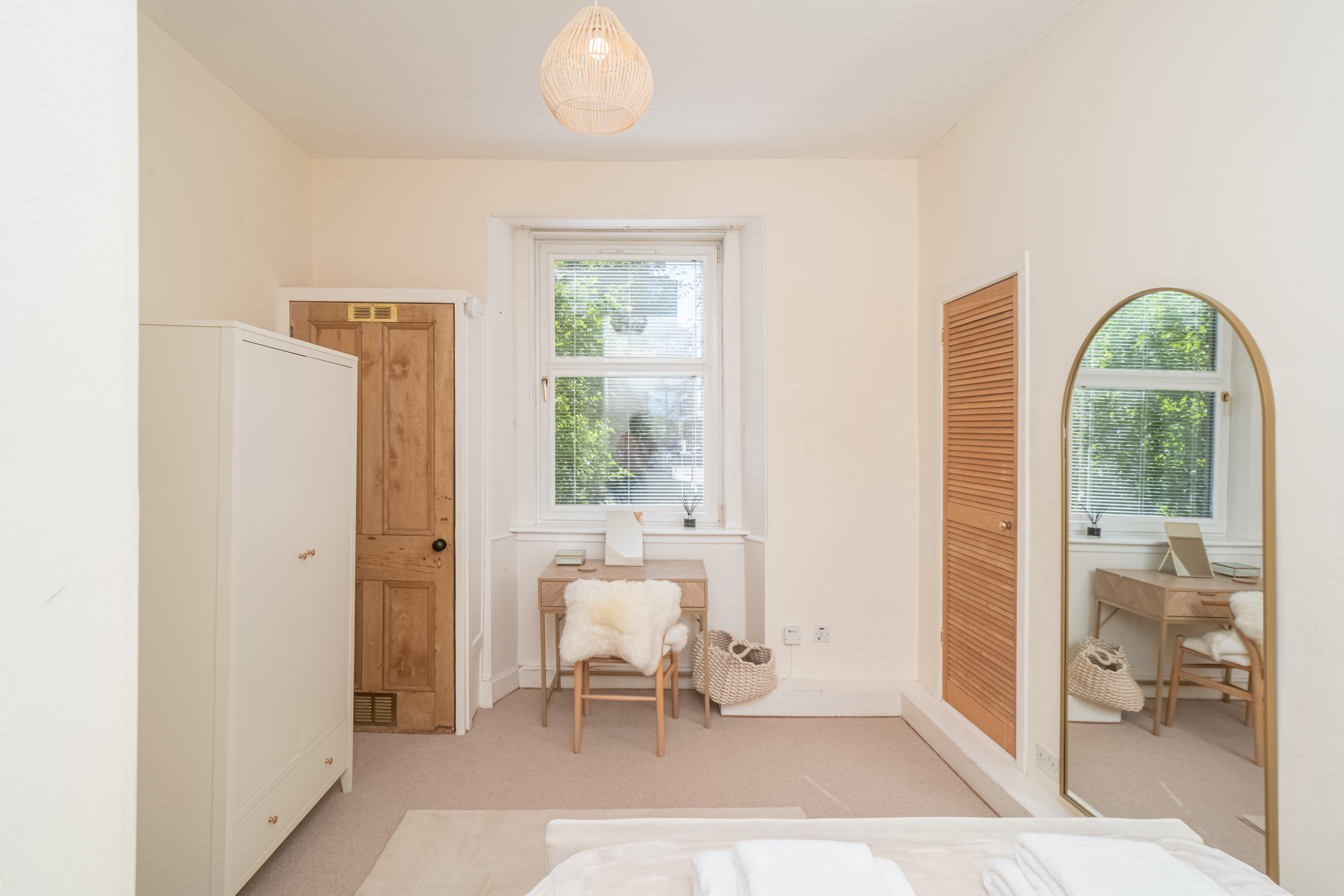 Cosy 2 Bed in Central Edinburgh - Pass the Keys in 31 (1F2) Gardner's Crescent EH3 8DF - Property image 15 - VivreStays