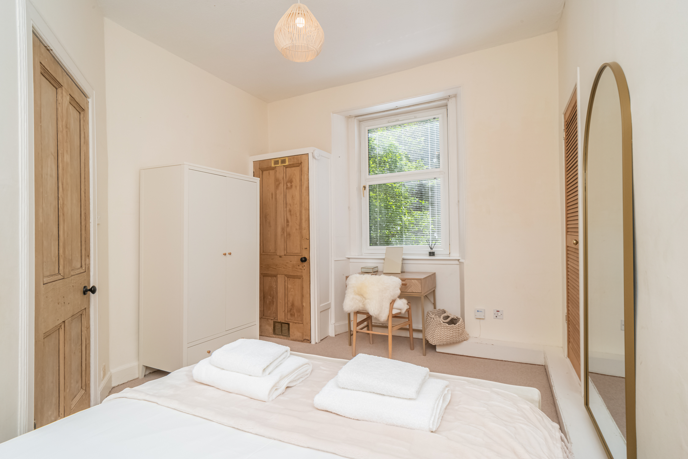 Cosy 2 Bed in Central Edinburgh - Pass the Keys in 31 (1F2) Gardner's Crescent EH3 8DF - Property image 17 - VivreStays