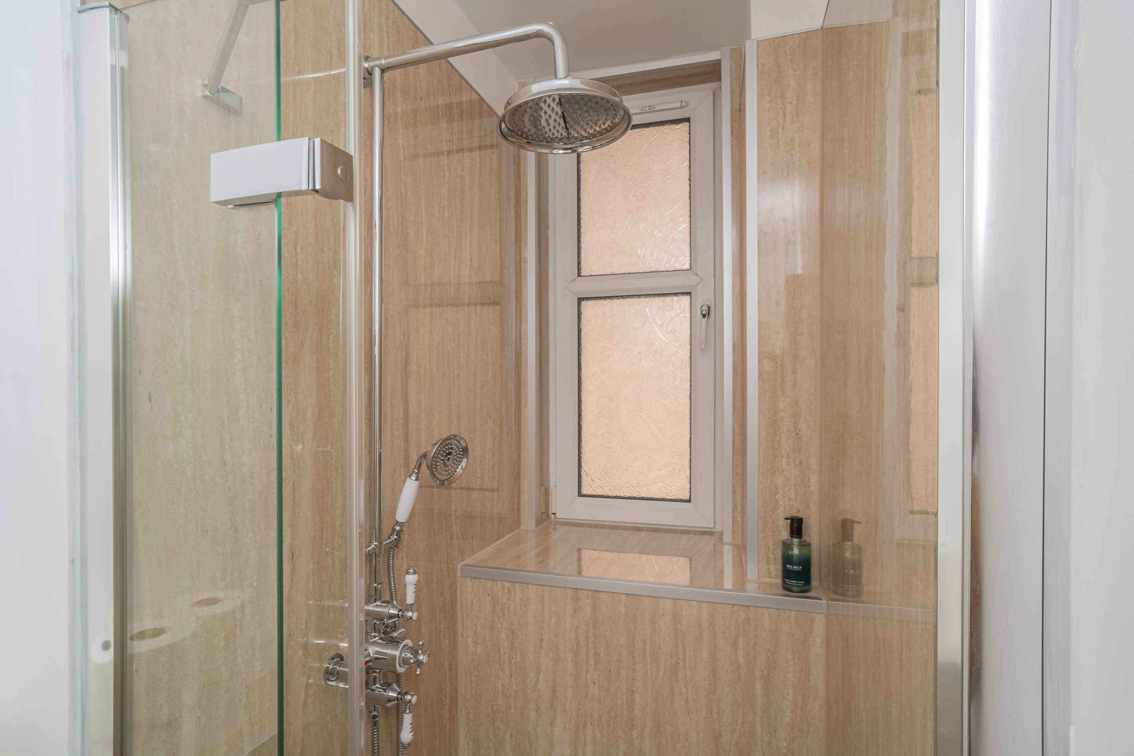 Cosy 2 Bed in Central Edinburgh - Pass the Keys in 31 (1F2) Gardner's Crescent EH3 8DF - Property image 26 - VivreStays