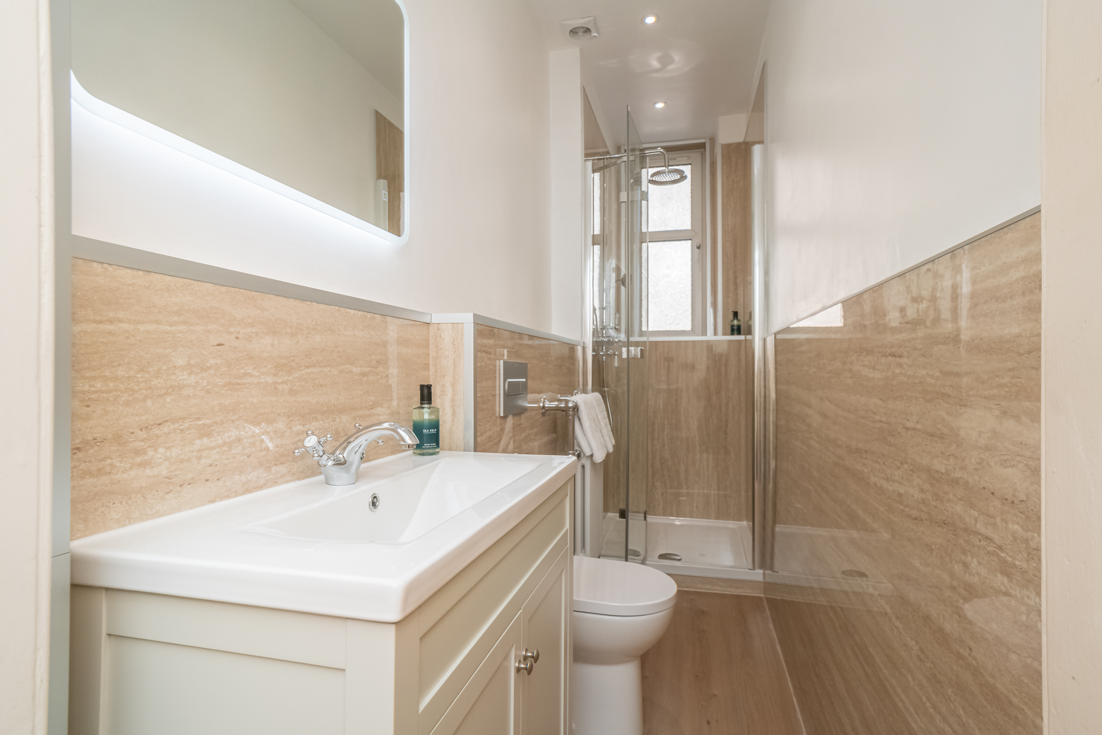 Cosy 2 Bed in Central Edinburgh - Pass the Keys in 31 (1F2) Gardner's Crescent EH3 8DF - Property image 30 - VivreStays
