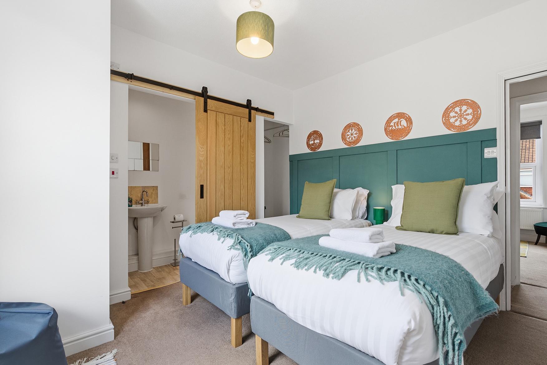 Eoforwic Cottage - Lovely Home with Free Parking - Pass the Keys in 43 Sutherland Street YO23 1HG - Property image 4 - VivreStays