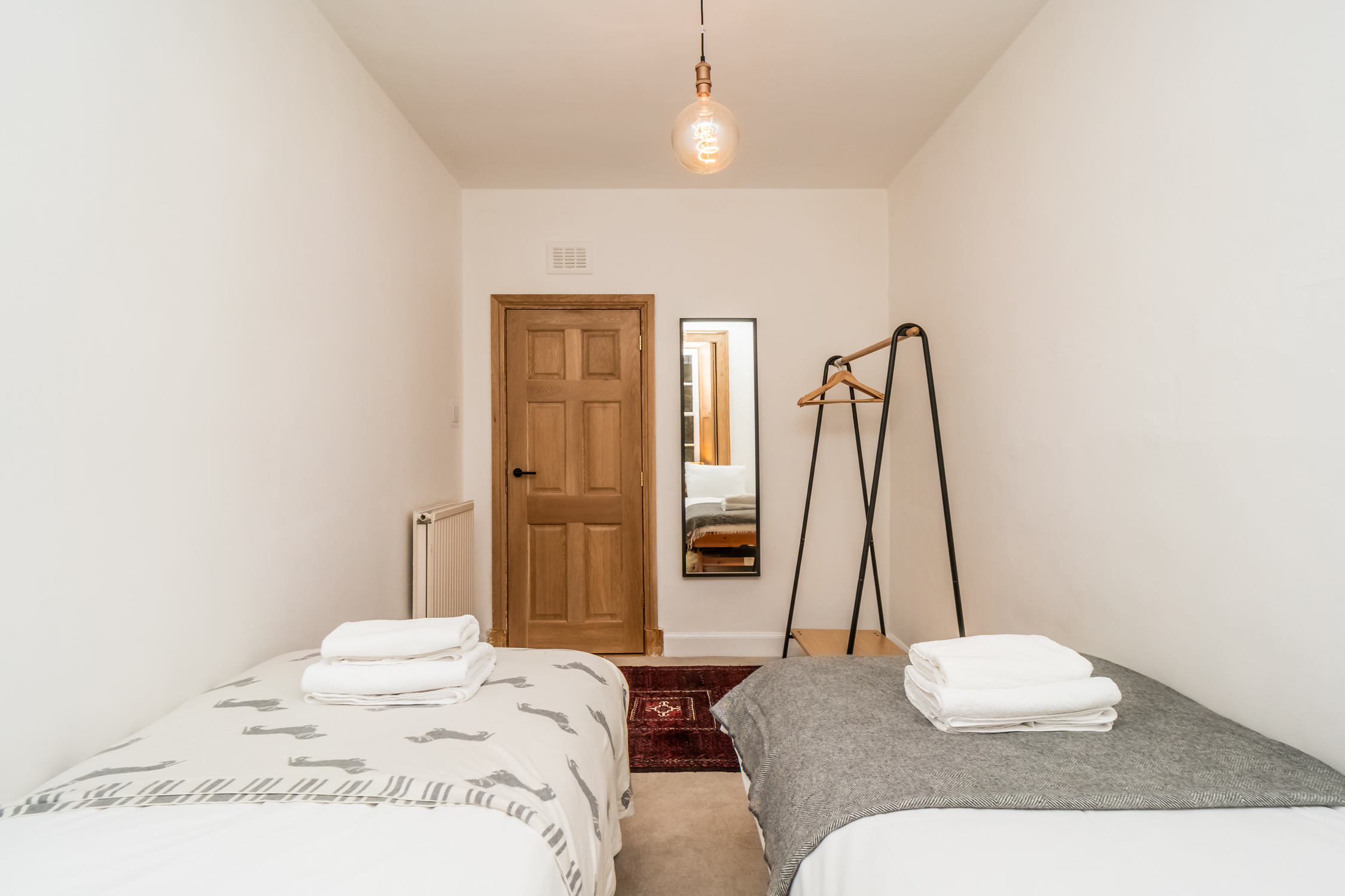 View Georgian West End Apartment | Near Haymarket - Pass the Keys in 15A (Basement) Manor Place EH3 7DH Georgian West End Apartment | Near Haymarket - Pass the Keys in 15A (Basement) Manor Place EH3 7DH - Property image 18 - VivreStays