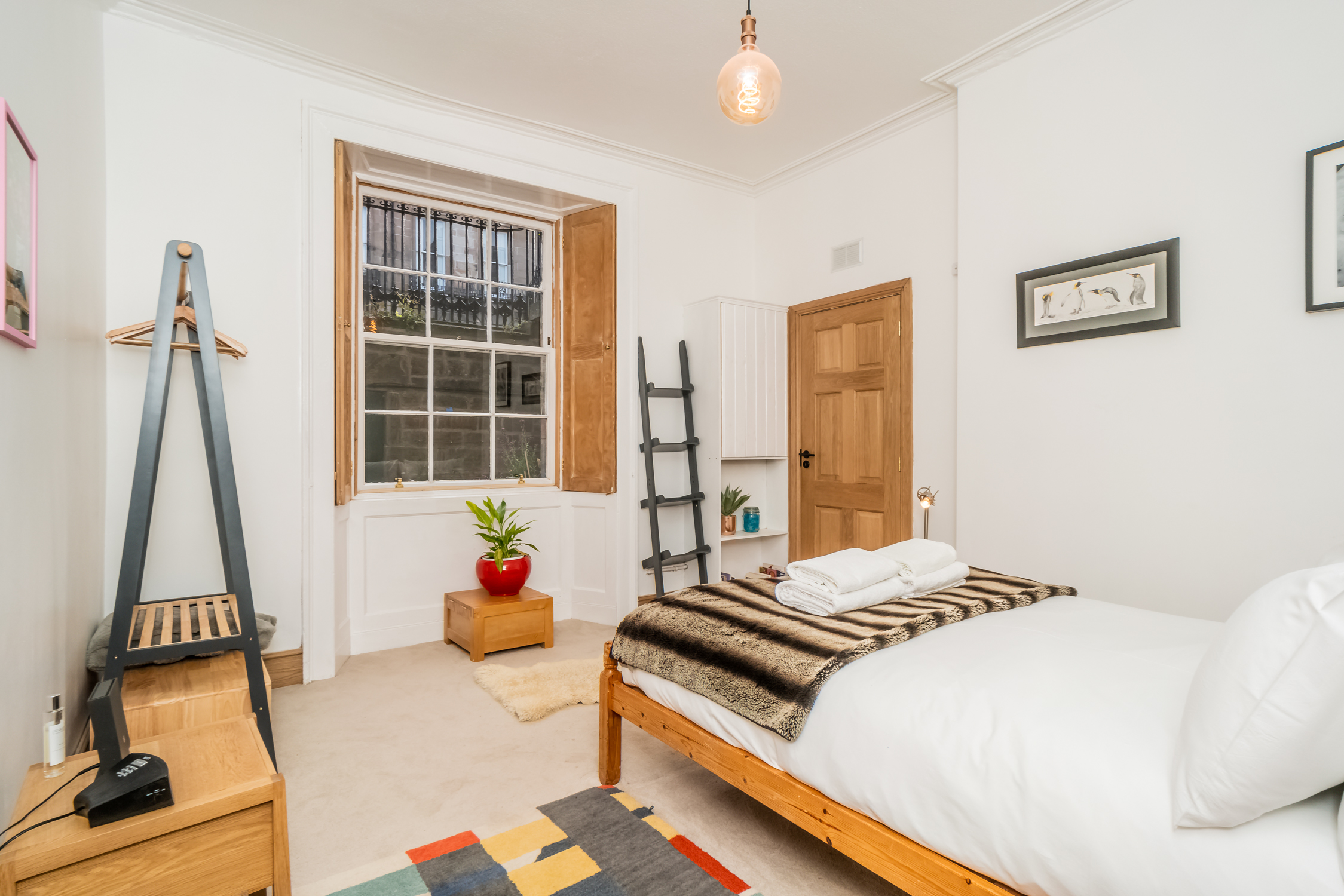 View Georgian West End Apartment | Near Haymarket - Pass the Keys in 15A (Basement) Manor Place EH3 7DH Georgian West End Apartment | Near Haymarket - Pass the Keys in 15A (Basement) Manor Place EH3 7DH - Property image 13 - VivreStays