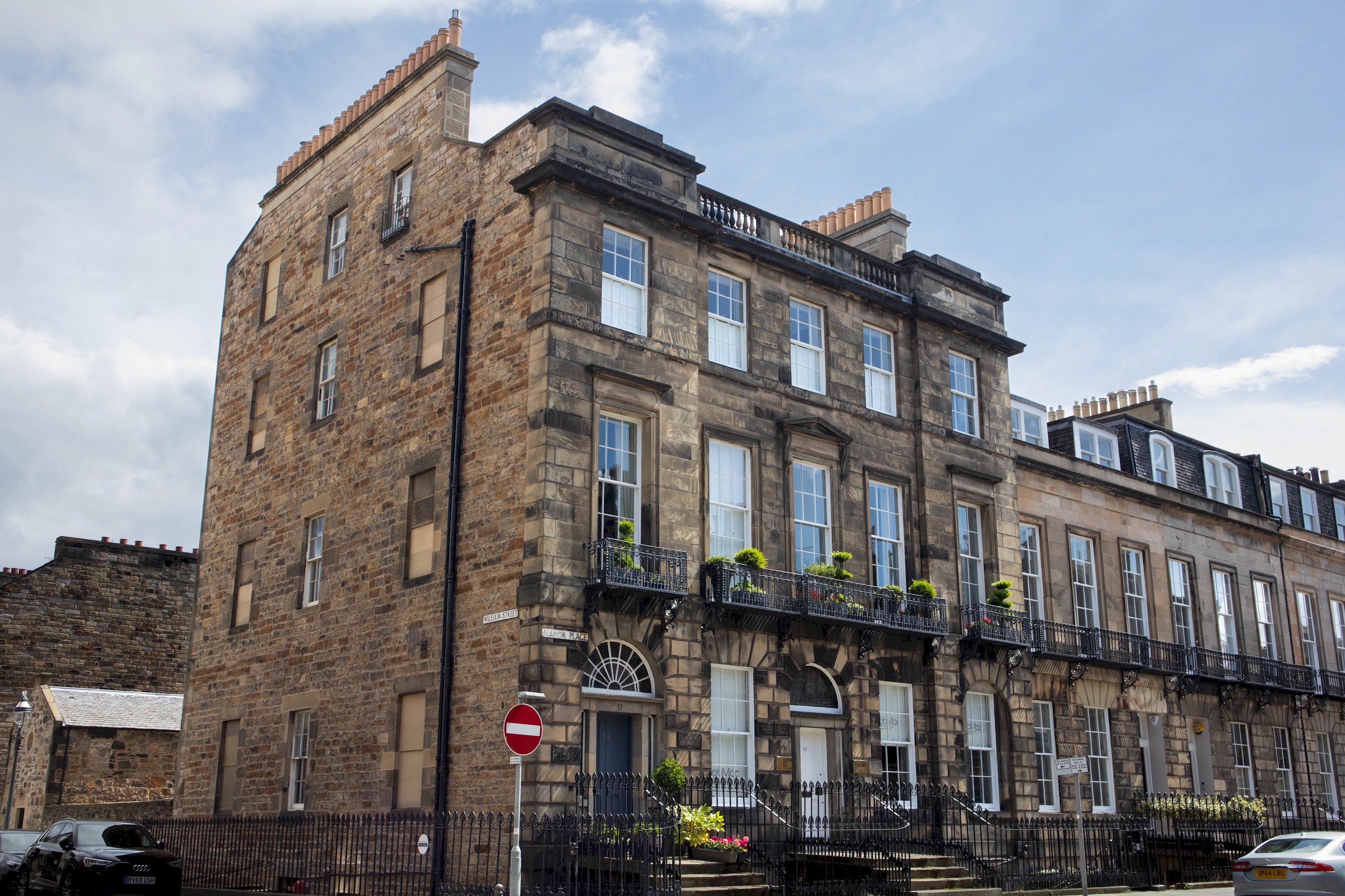 View Georgian West End Apartment | Near Haymarket - Pass the Keys in 15A (Basement) Manor Place EH3 7DH Georgian West End Apartment | Near Haymarket - Pass the Keys in 15A (Basement) Manor Place EH3 7DH - Property image 24 - VivreStays
