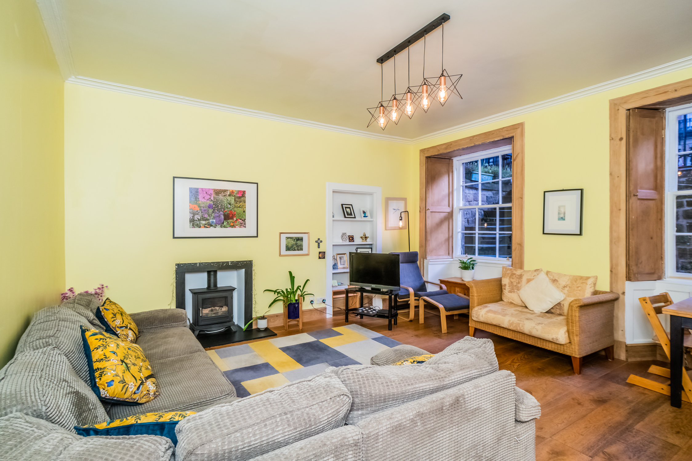 View Georgian West End Apartment | Near Haymarket - Pass the Keys in 15A (Basement) Manor Place EH3 7DH Georgian West End Apartment | Near Haymarket - Pass the Keys in 15A (Basement) Manor Place EH3 7DH - Property image 8 - VivreStays