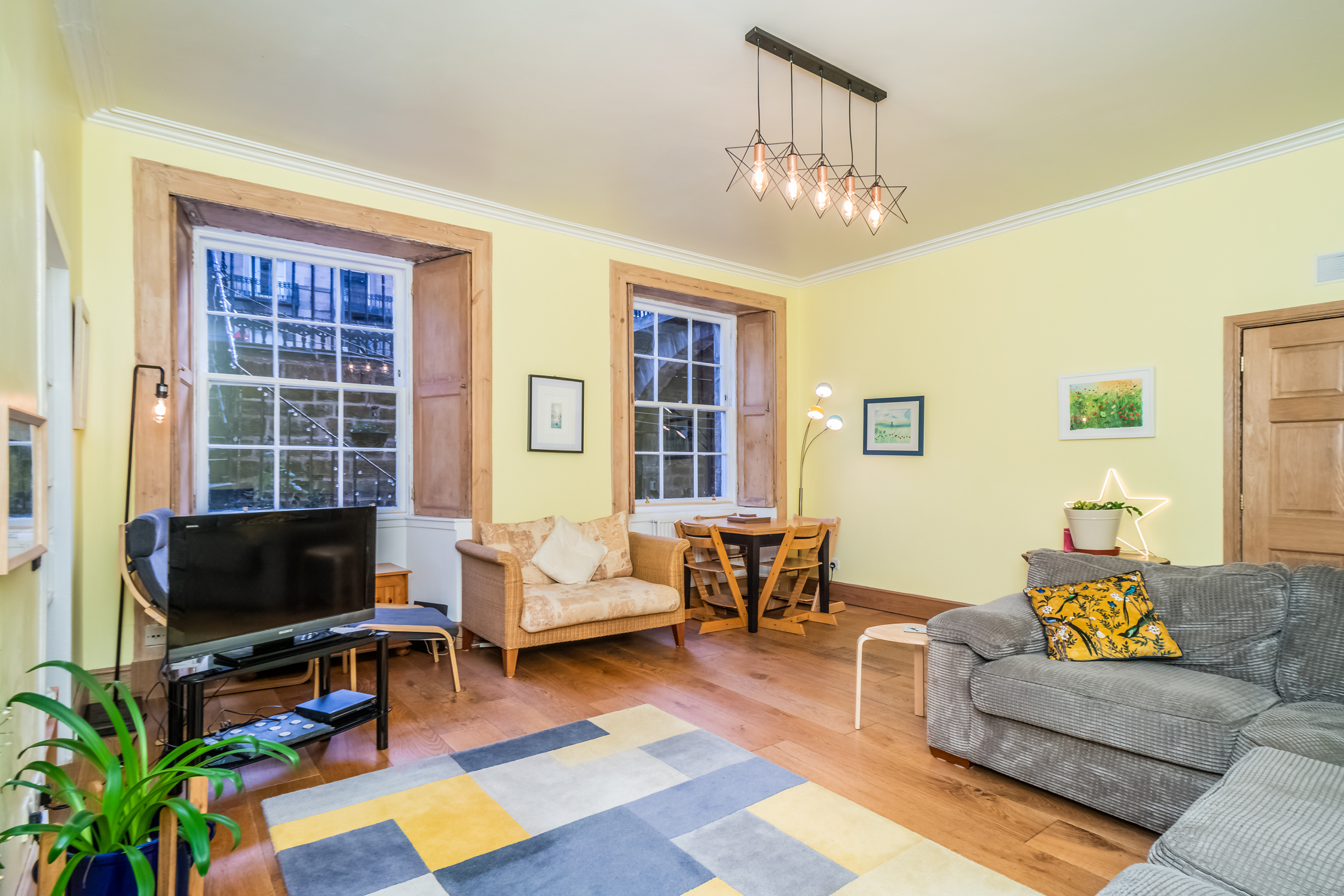 View Georgian West End Apartment | Near Haymarket - Pass the Keys in 15A (Basement) Manor Place EH3 7DH Georgian West End Apartment | Near Haymarket - Pass the Keys in 15A (Basement) Manor Place EH3 7DH - Property image 9 - VivreStays