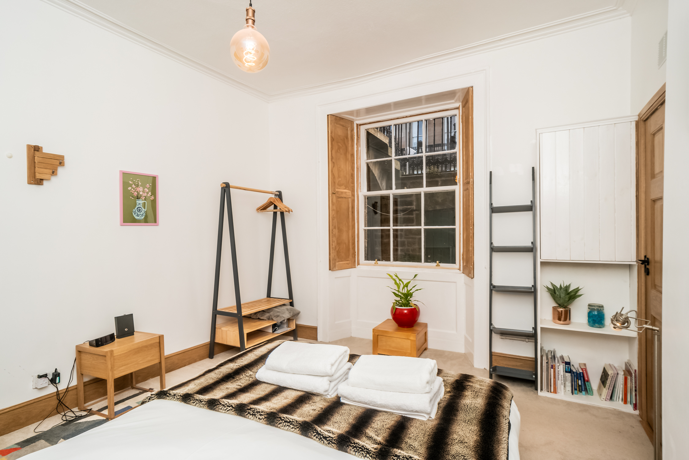 View Georgian West End Apartment | Near Haymarket - Pass the Keys in 15A (Basement) Manor Place EH3 7DH Georgian West End Apartment | Near Haymarket - Pass the Keys in 15A (Basement) Manor Place EH3 7DH - Property image 14 - VivreStays