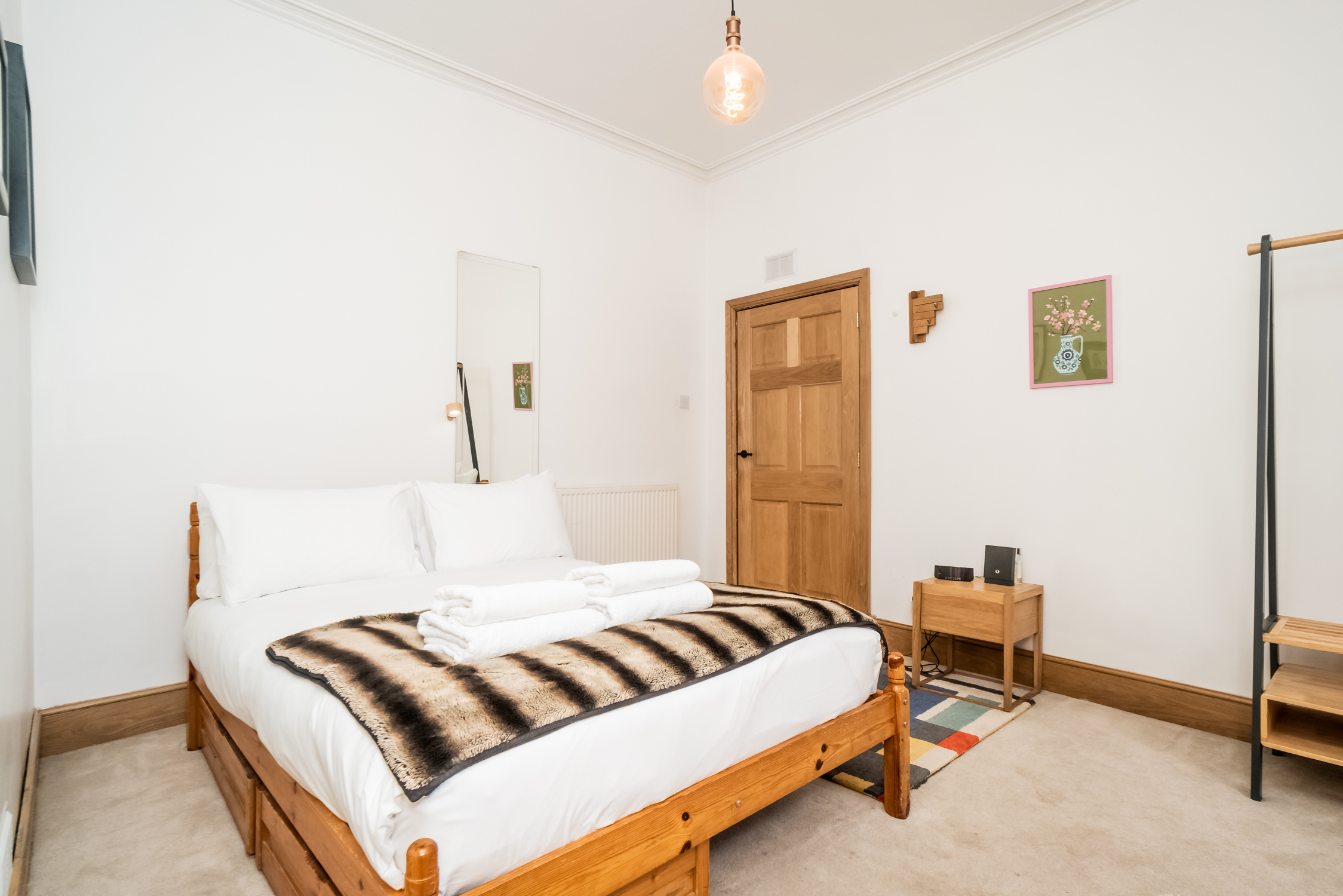 View Georgian West End Apartment | Near Haymarket - Pass the Keys in 15A (Basement) Manor Place EH3 7DH Georgian West End Apartment | Near Haymarket - Pass the Keys in 15A (Basement) Manor Place EH3 7DH - Property image 3 - VivreStays