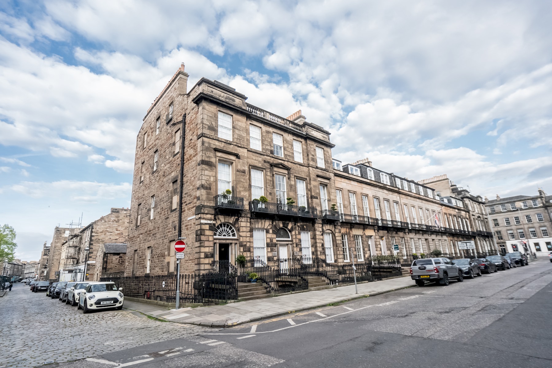 View Georgian West End Apartment | Near Haymarket - Pass the Keys in 15A (Basement) Manor Place EH3 7DH Georgian West End Apartment | Near Haymarket - Pass the Keys in 15A (Basement) Manor Place EH3 7DH - Property image 36 - VivreStays