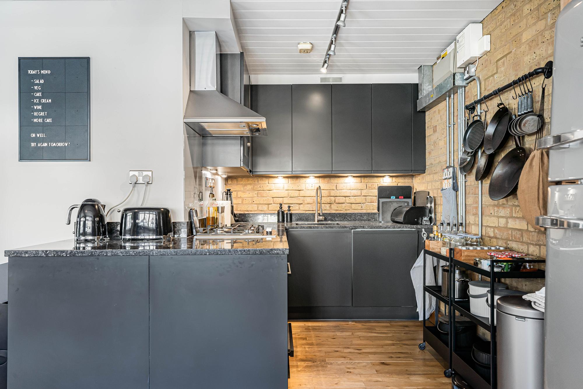 View Contemporary Central London Flat - Pass the Keys in 70 Maltings place, 169 Tower Bridge Rd SE1 3LJ Contemporary Central London Flat - Pass the Keys in 70 Maltings place, 169 Tower Bridge Rd SE1 3LJ - Property image 3 - VivreStays
