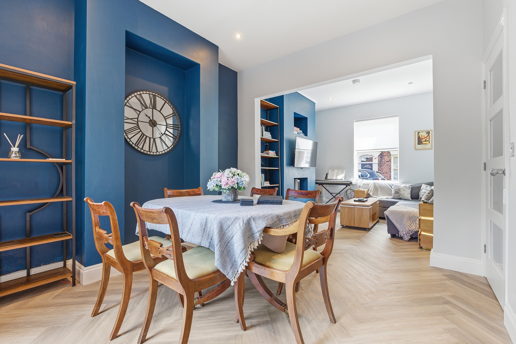 Gorgeous Terraced House in York - Pass the Keys in 49 St Pauls Terrace YO24 4BJ - Property image 2 - VivreStays