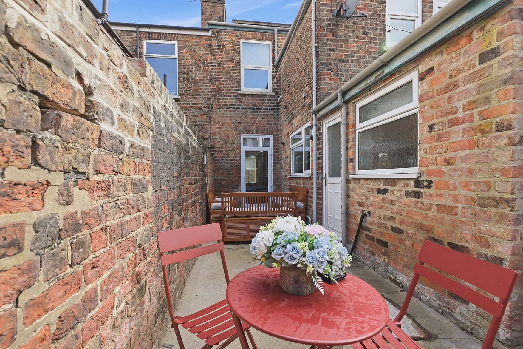 Gorgeous Terraced House in York - Pass the Keys in 49 St Pauls Terrace YO24 4BJ - Property image 13 - VivreStays