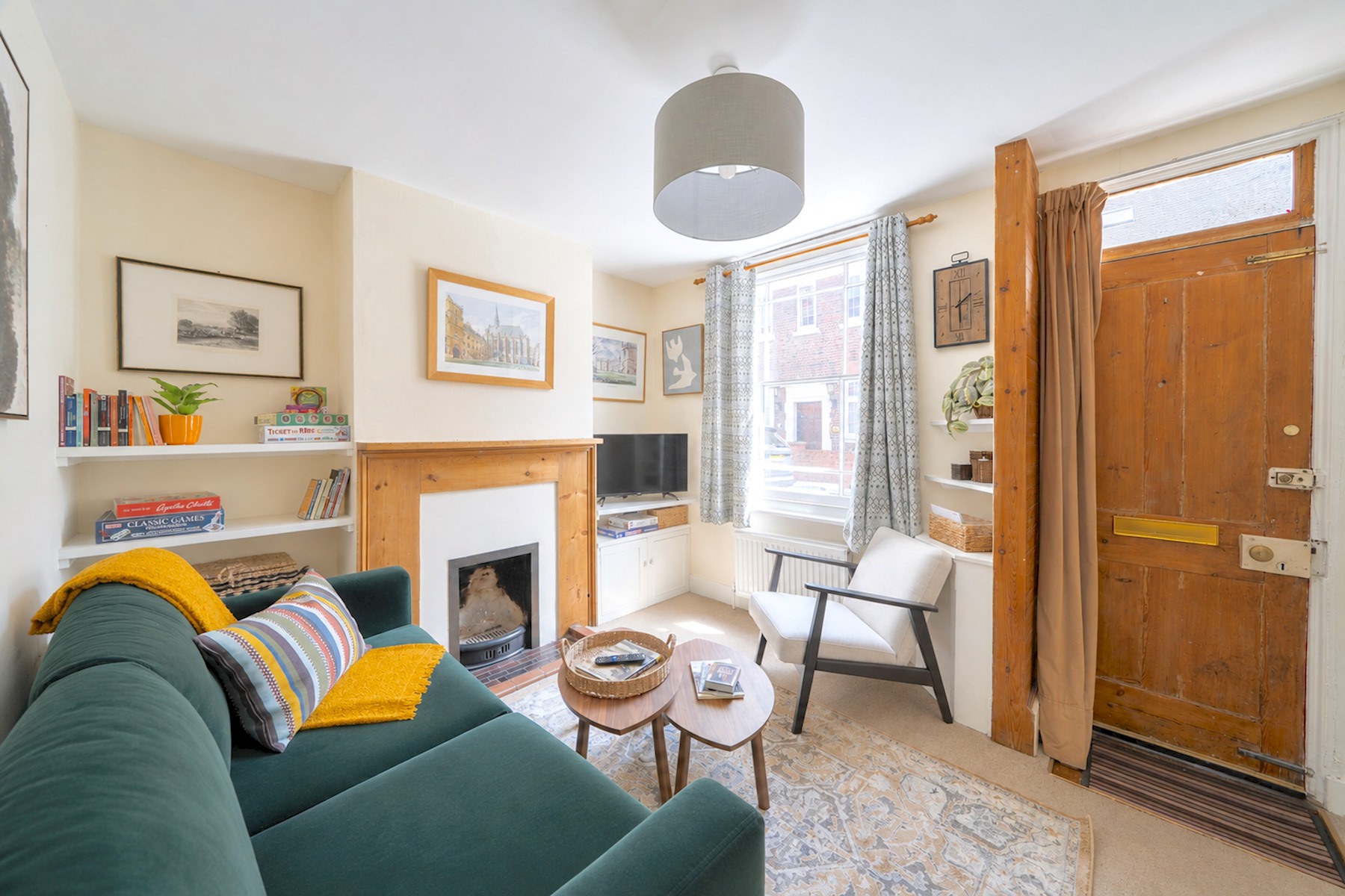 View Charming Victorian Townhouse - Central Oxford - Pass the Keys in 24 Vicarage Road, OX1 4RB Charming Victorian Townhouse - Central Oxford - Pass the Keys in 24 Vicarage Road, OX1 4RB - Property image 5 - VivreStays