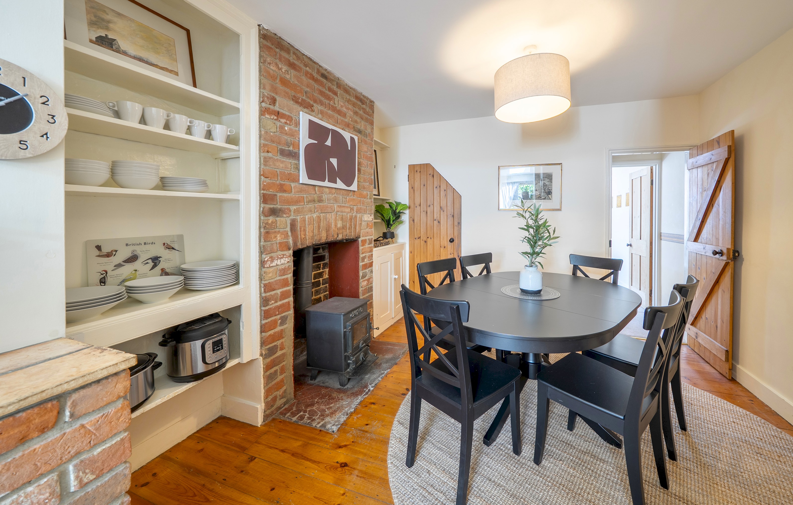 View Charming Victorian Townhouse - Central Oxford - Pass the Keys in 24 Vicarage Road, OX1 4RB Charming Victorian Townhouse - Central Oxford - Pass the Keys in 24 Vicarage Road, OX1 4RB - Property image 2 - VivreStays