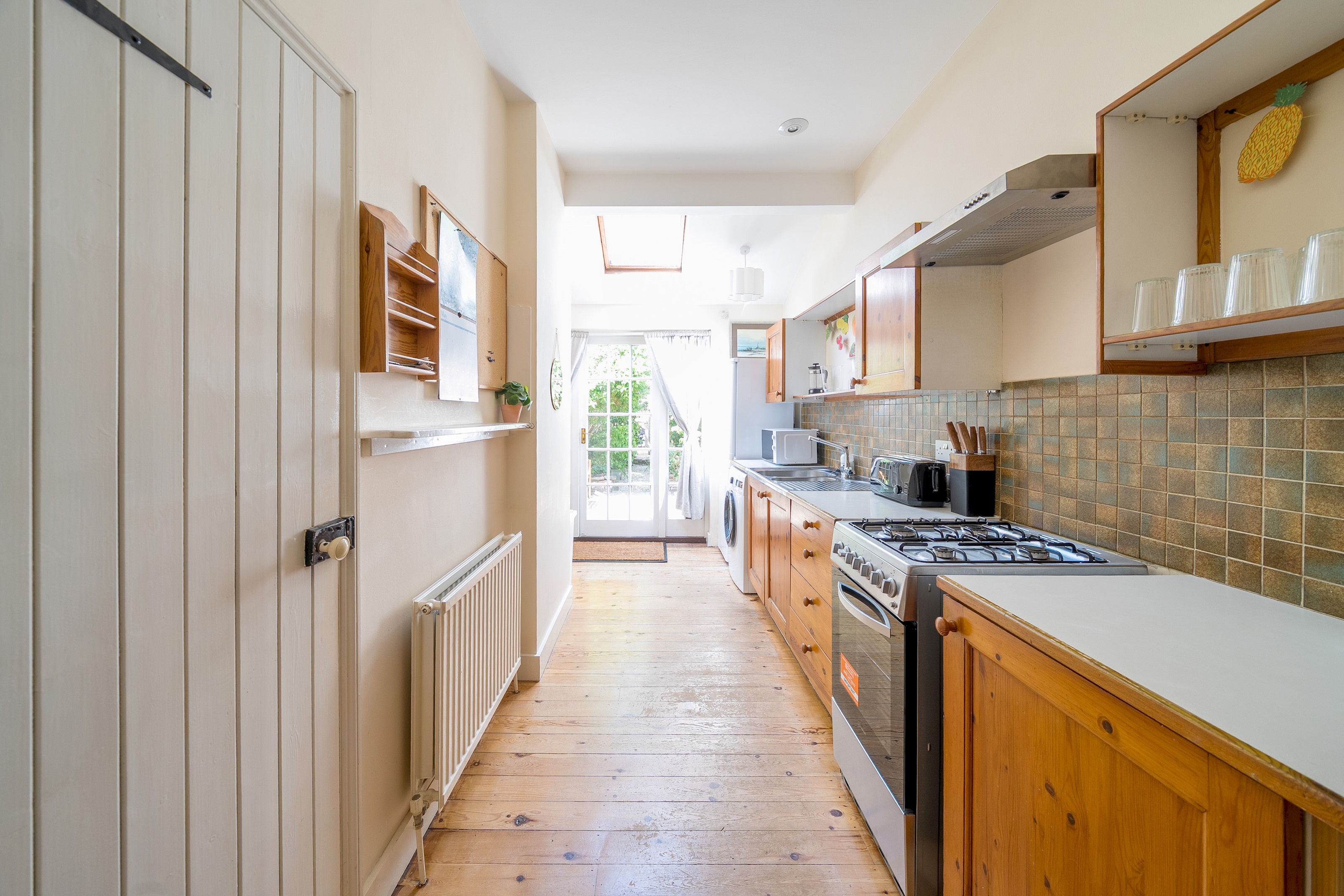 View Charming Victorian Townhouse - Central Oxford - Pass the Keys in 24 Vicarage Road, OX1 4RB Charming Victorian Townhouse - Central Oxford - Pass the Keys in 24 Vicarage Road, OX1 4RB - Property image 13 - VivreStays